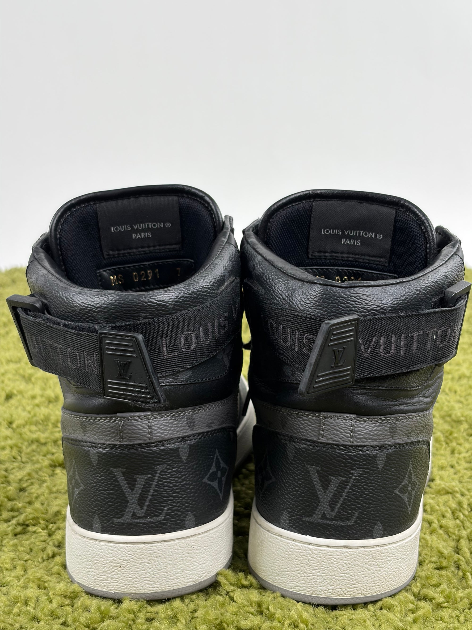 Louis vuitton rivoli Size 7=41 calza 42 nere e grigie