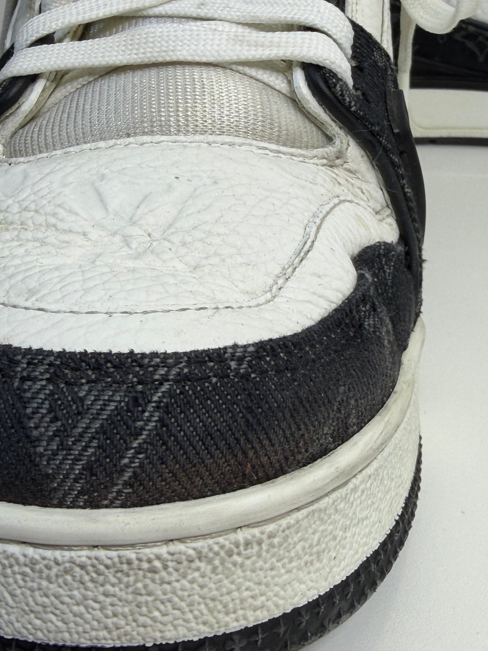 Louis Vuitton trainer 42