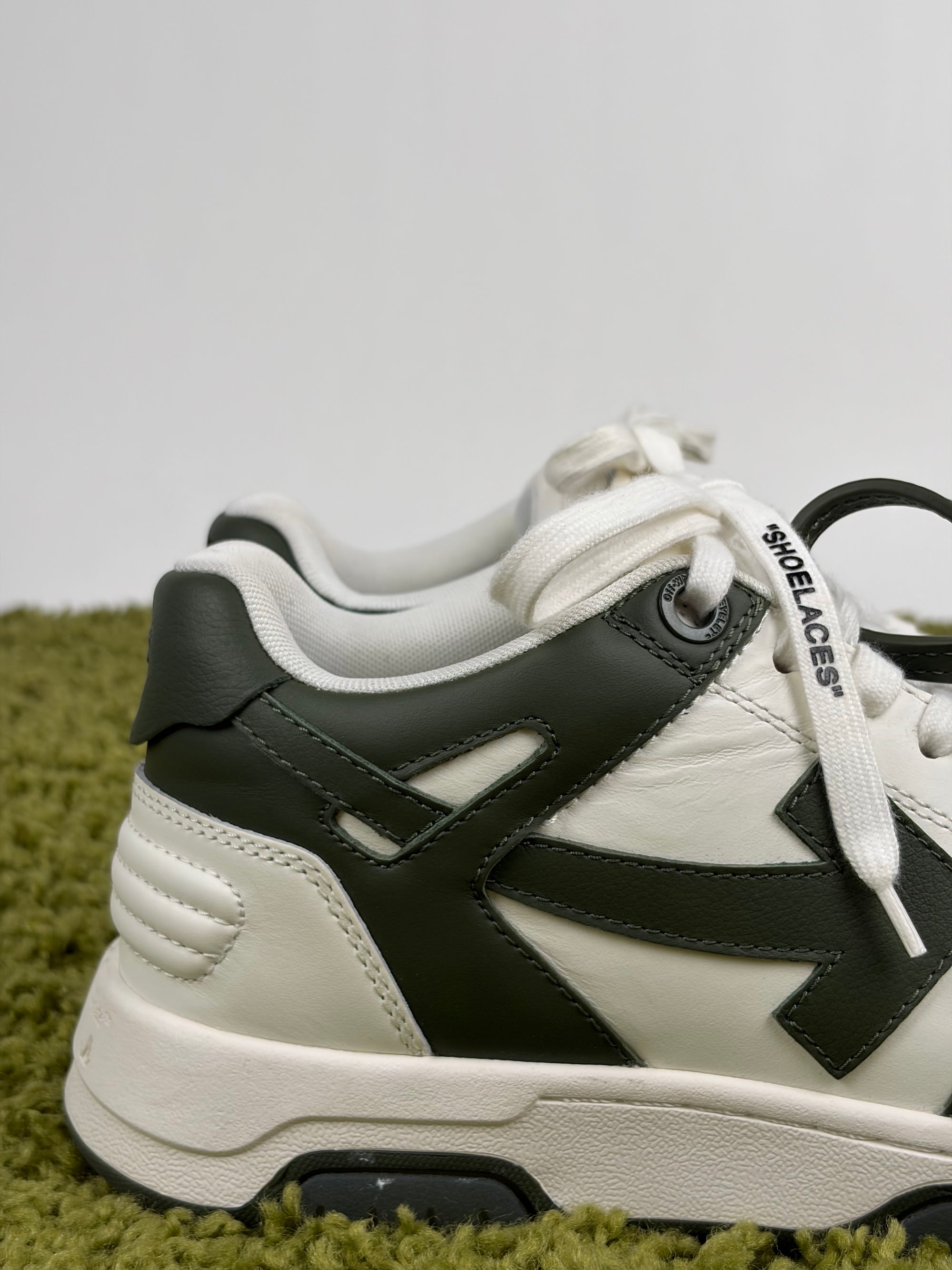 Off white Size 39 bianche e verdi
