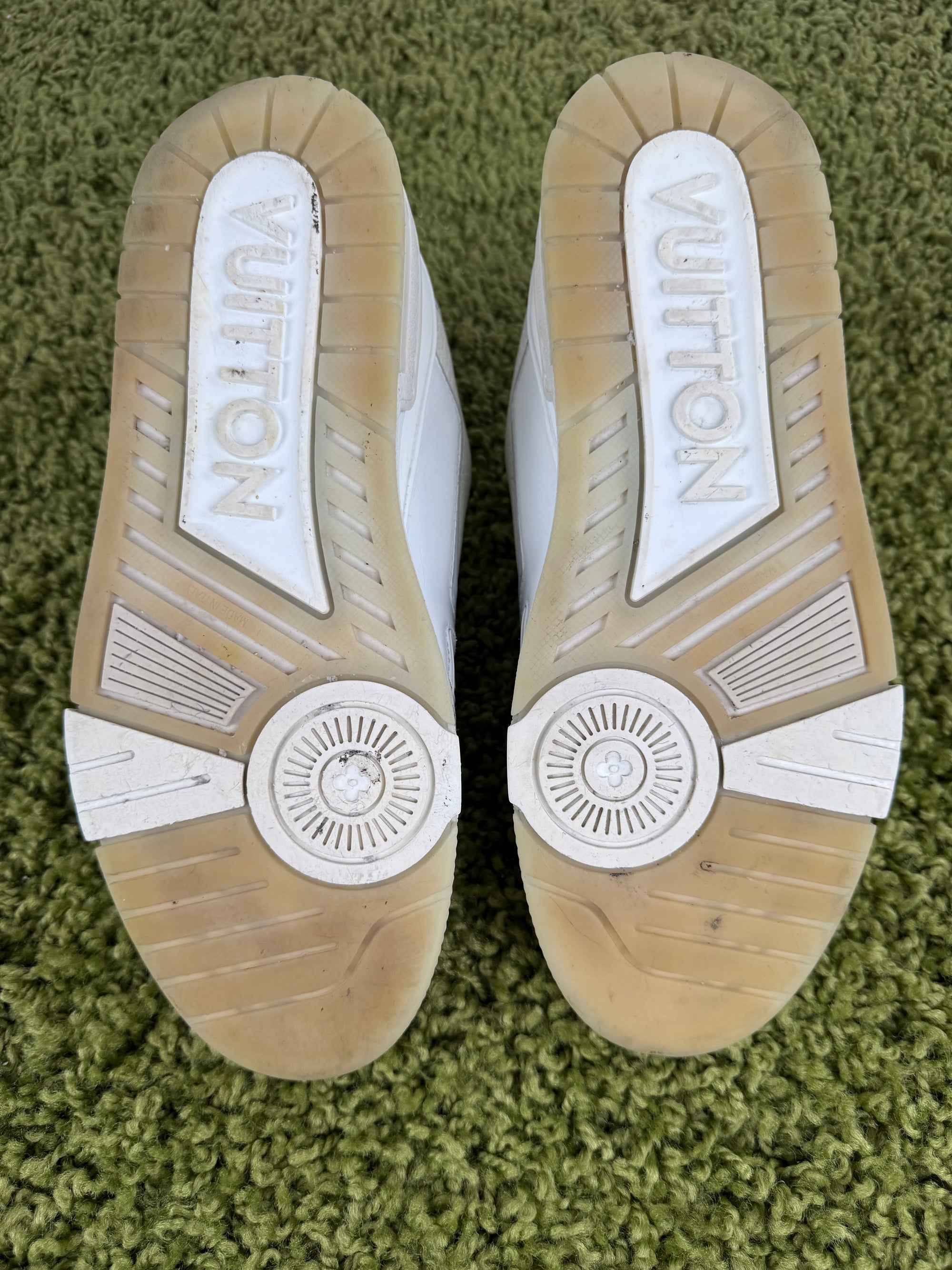 Louis Vuitton Trainer Bianca 6.5