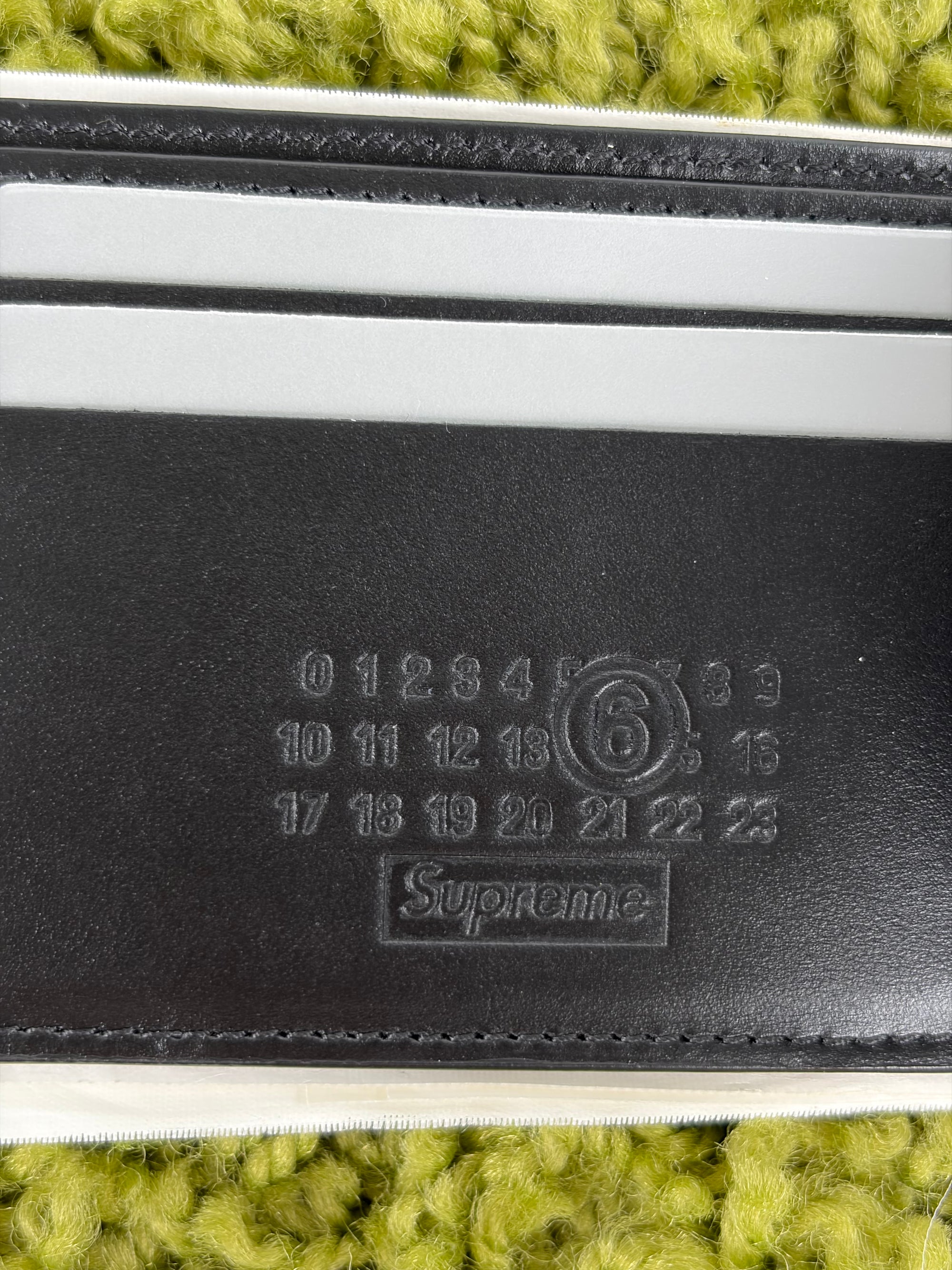Portafoglio Supreme MM6 X Maison Margiela nero e bianco