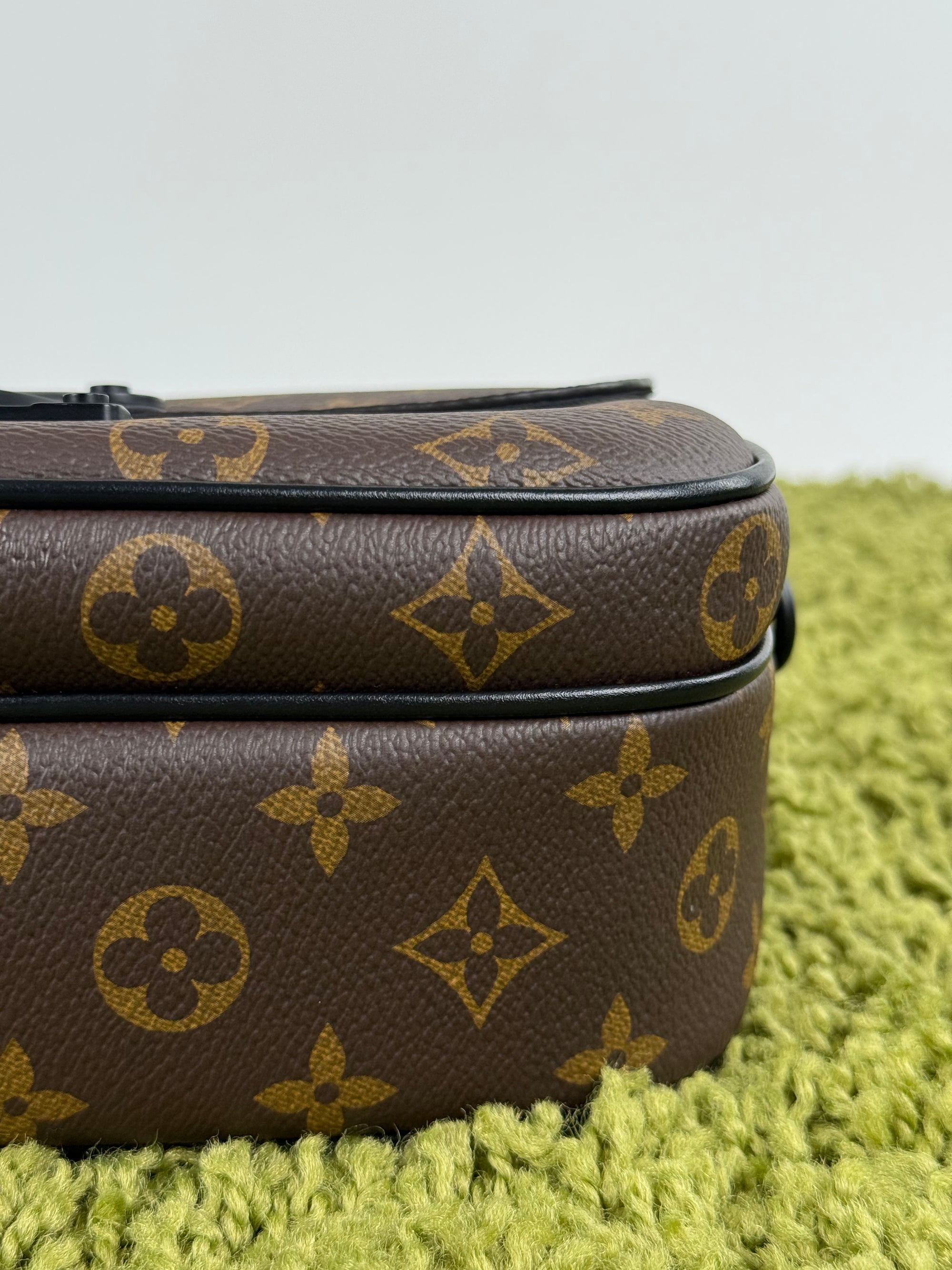 Borsa Messenger S Lock Louis Vuitton Marrone