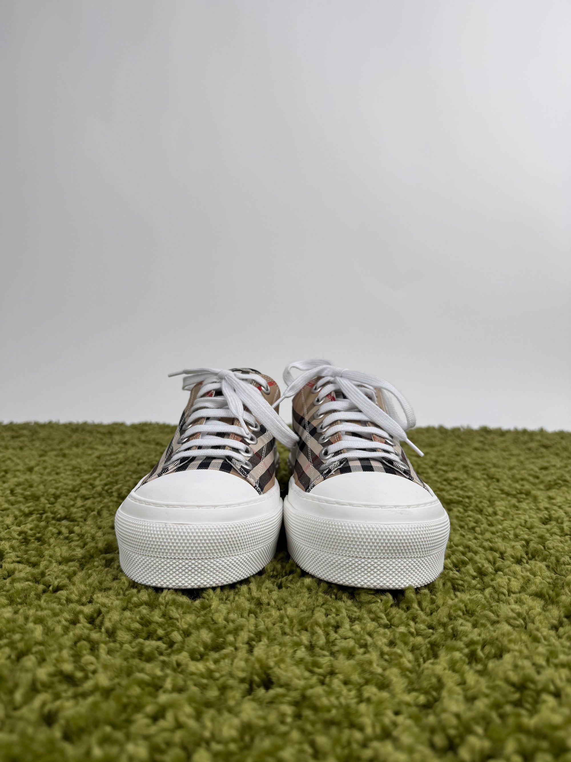Burberry Low Sneaker 41