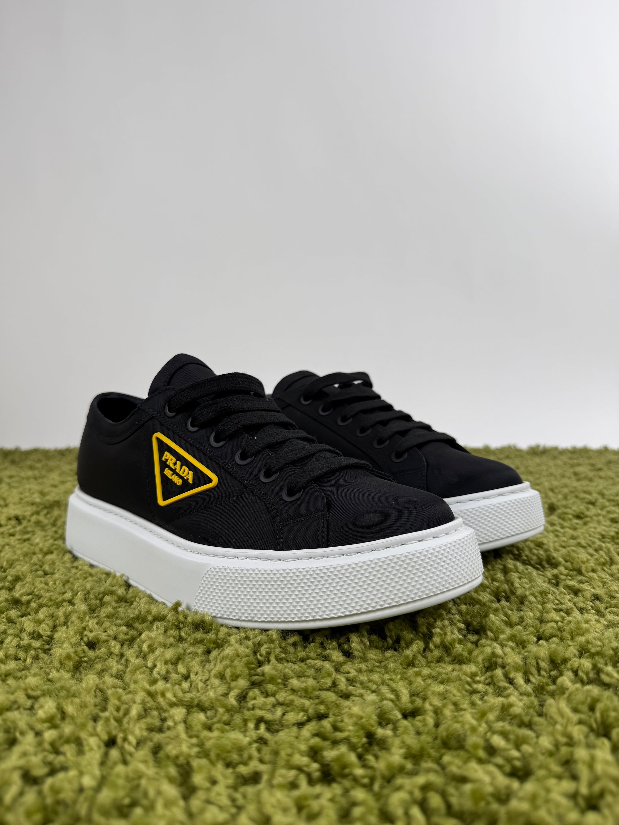 Sneaker In Nylon Prada Nere 9