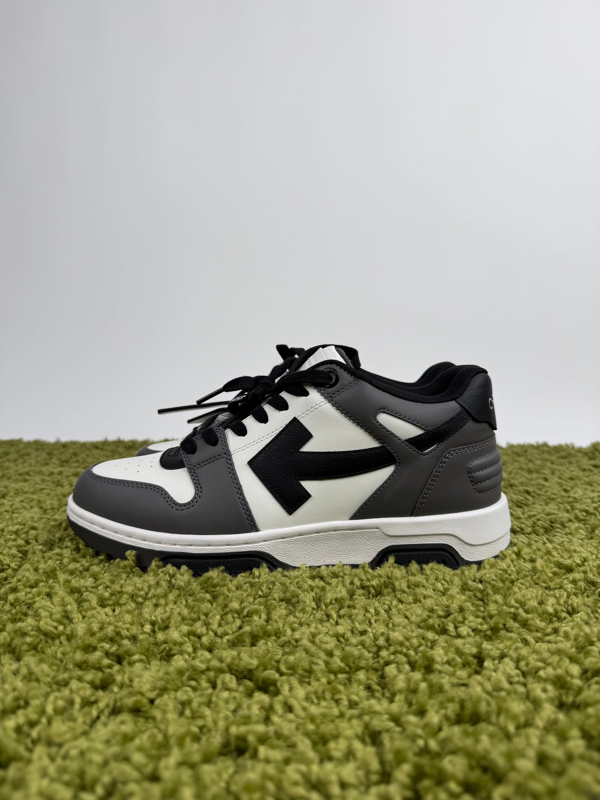 Off White Out Of Office 42