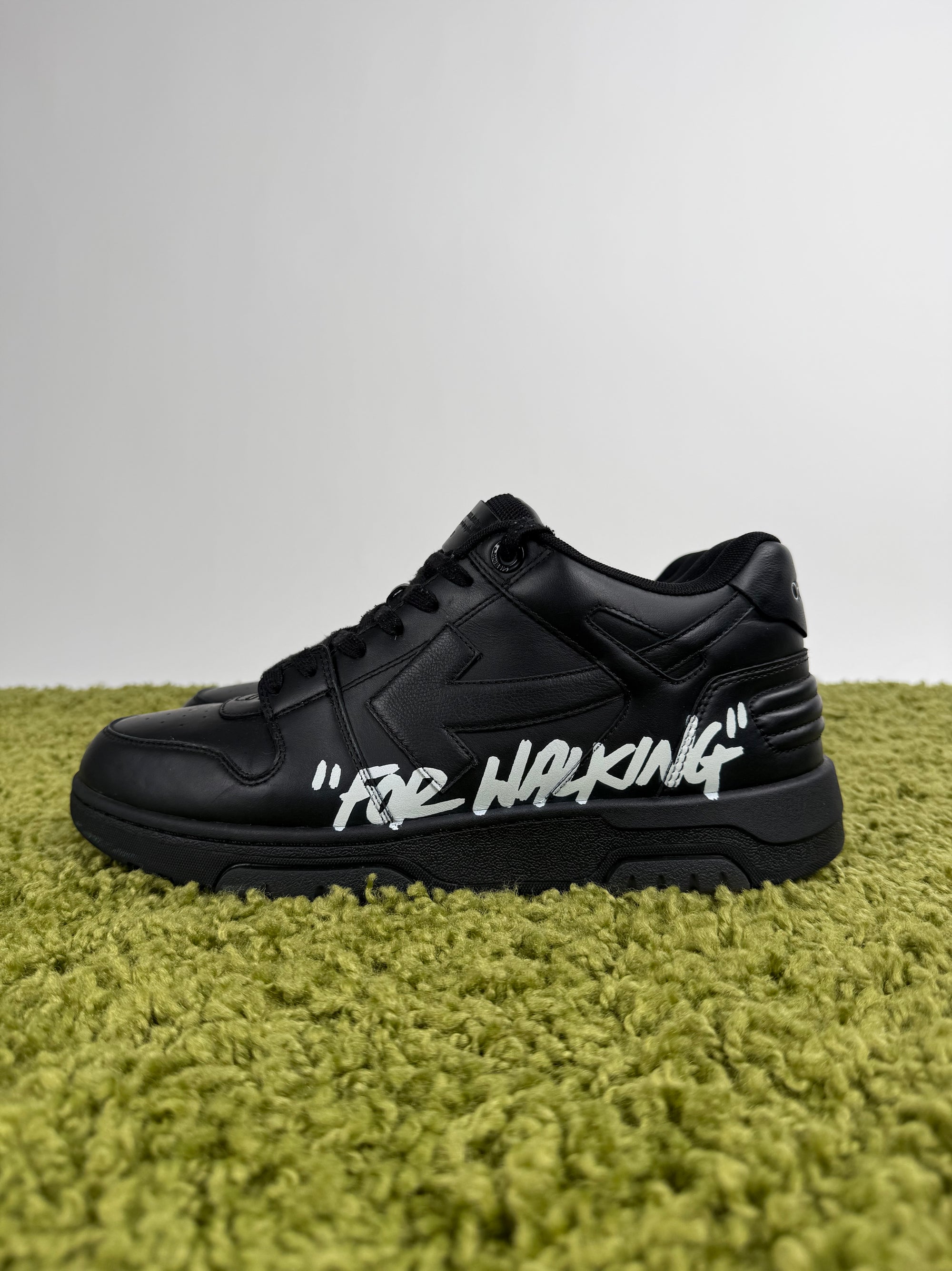 Off White “For Walking” Nero 45
