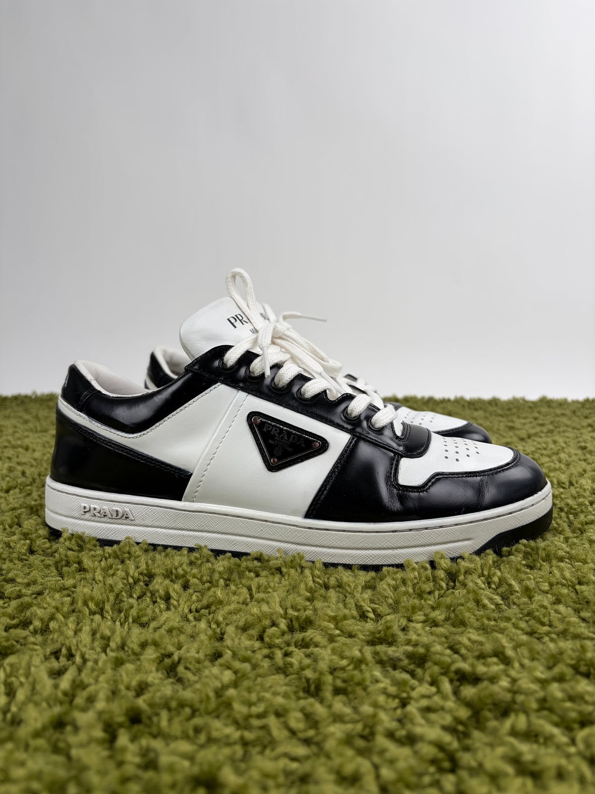 Prada Downtown Nera 8.5