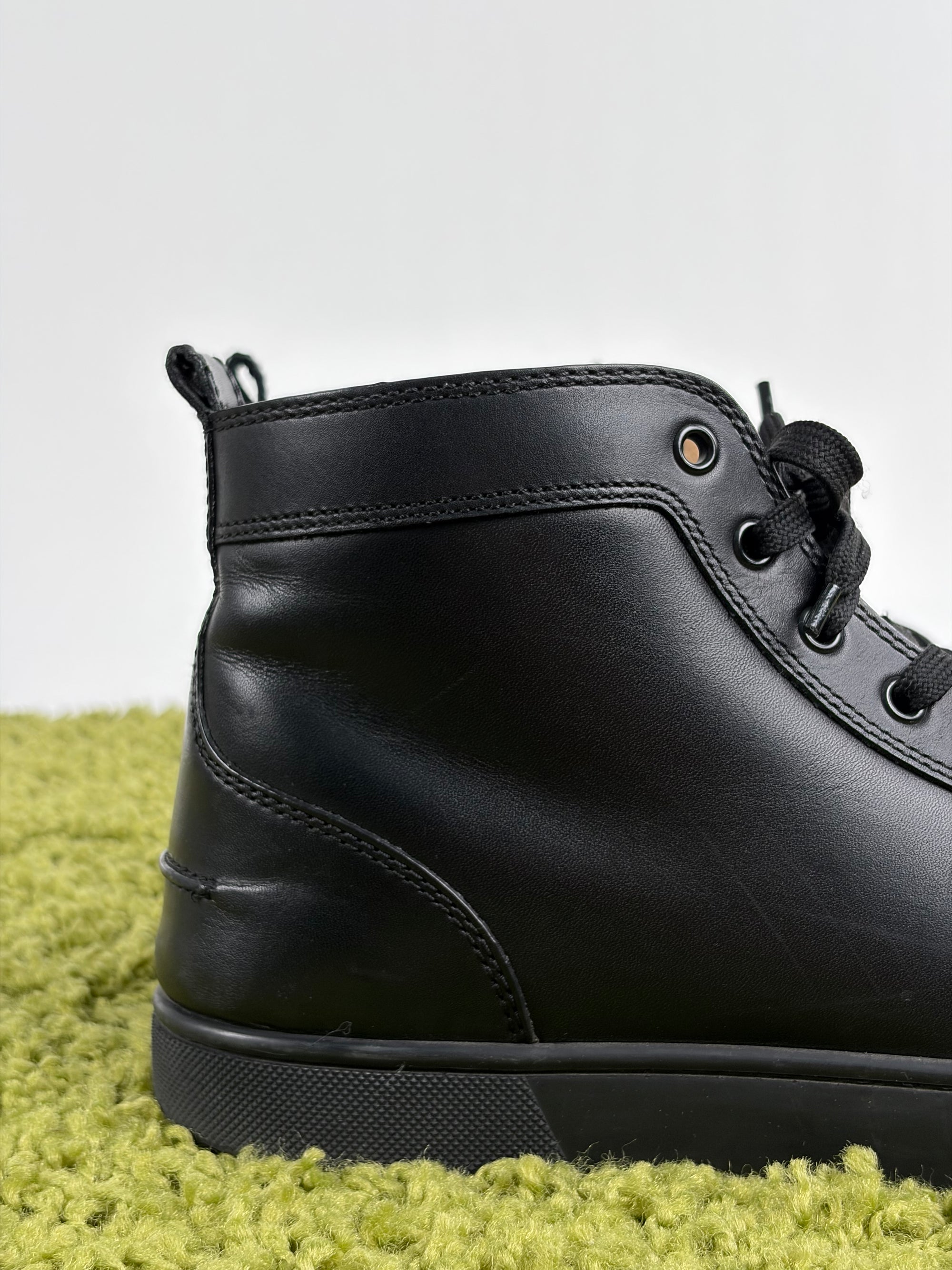 Louboutin alta Size 42 nera