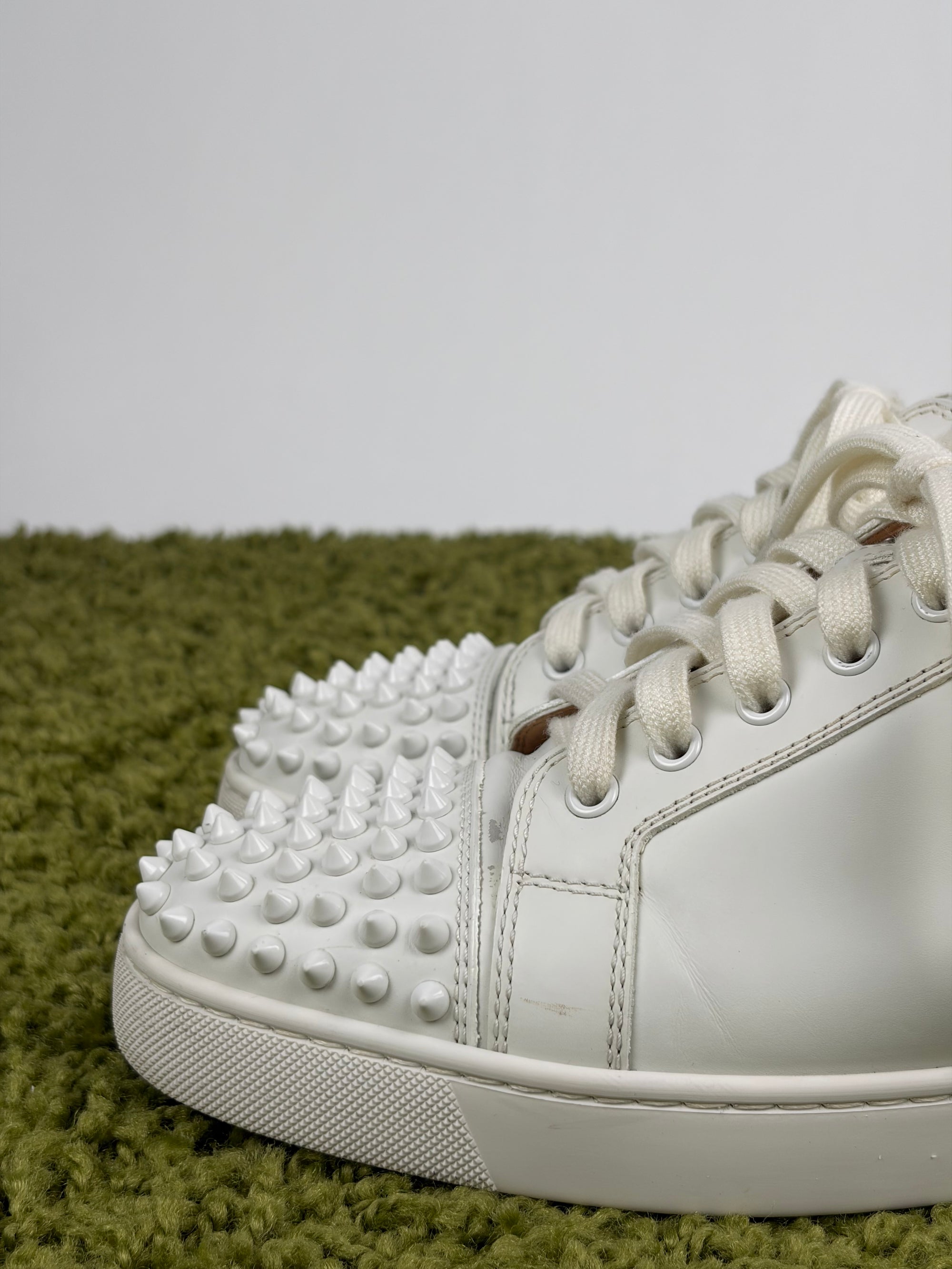 Louboutin basse Size 42 bianche