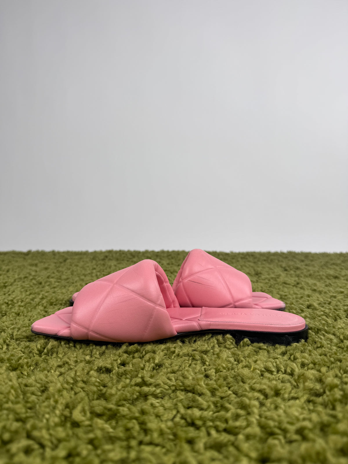 Bottega Veneta Lido Flat Sandal Rosa 36