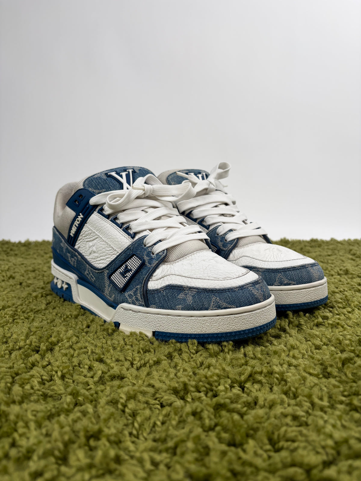 Louis Vuitton Trainer in Denim Blu 7.5