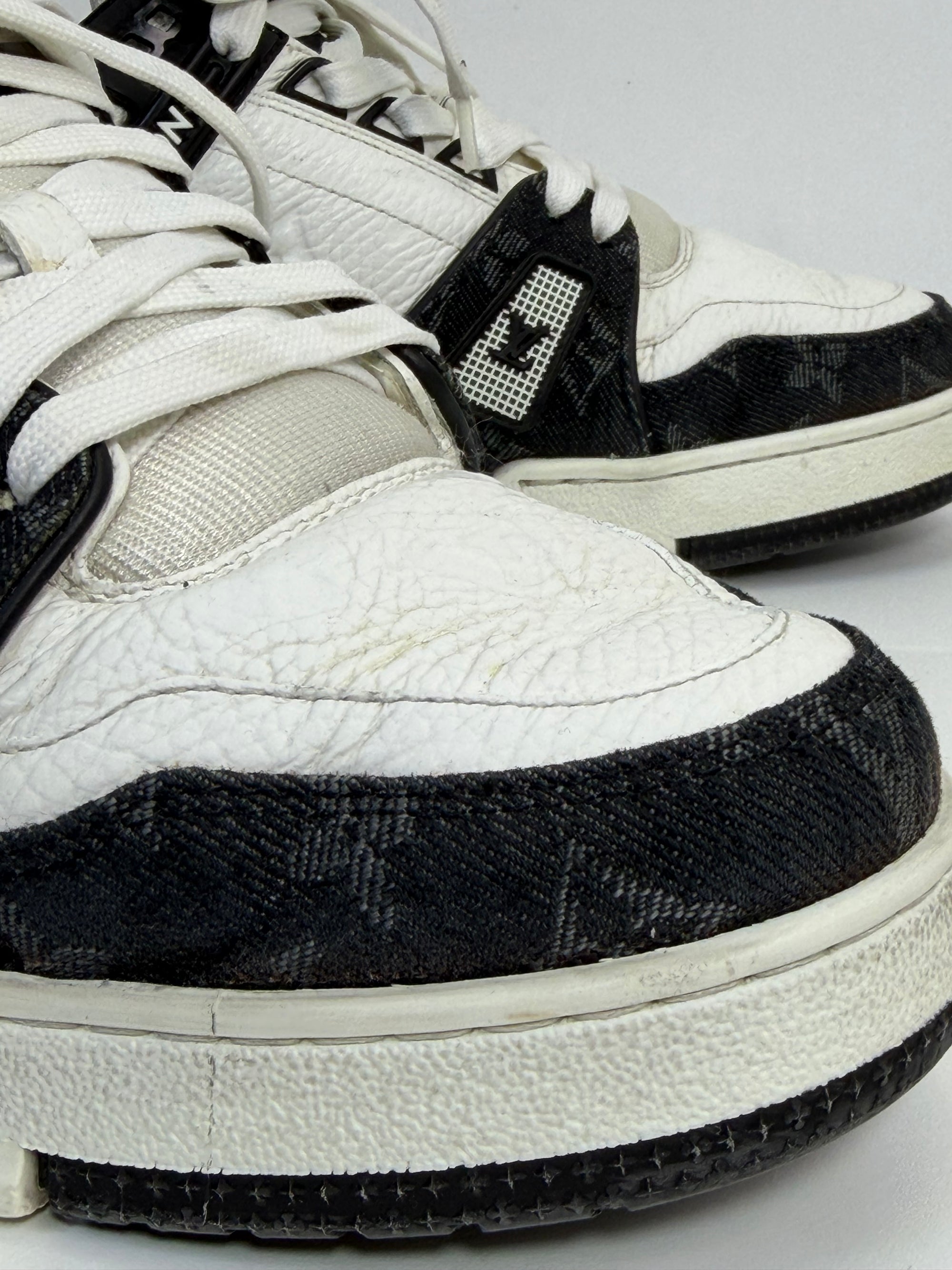 Louis Vuitton trainer 42