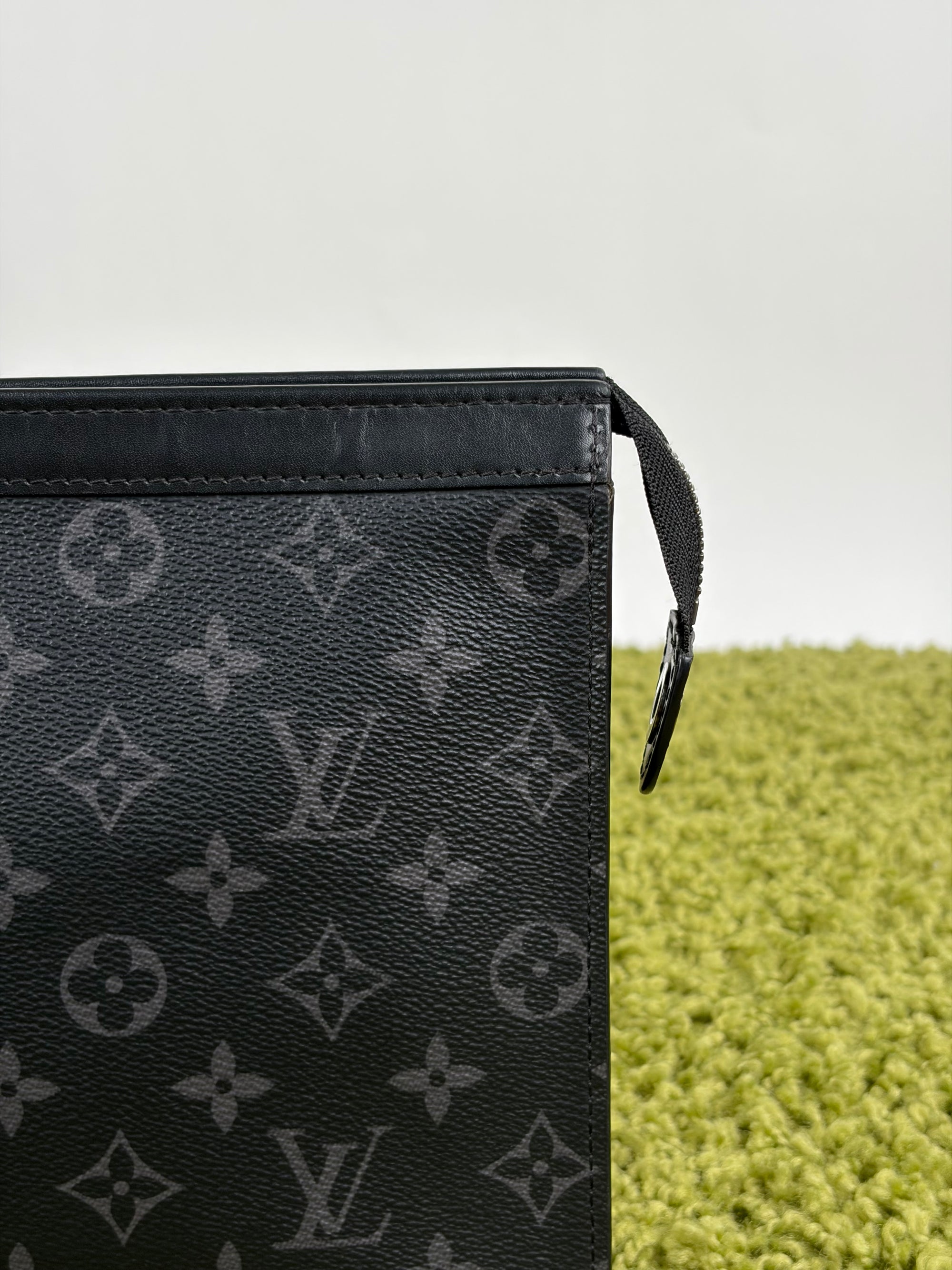 Pochette Louis Vuitton nera
