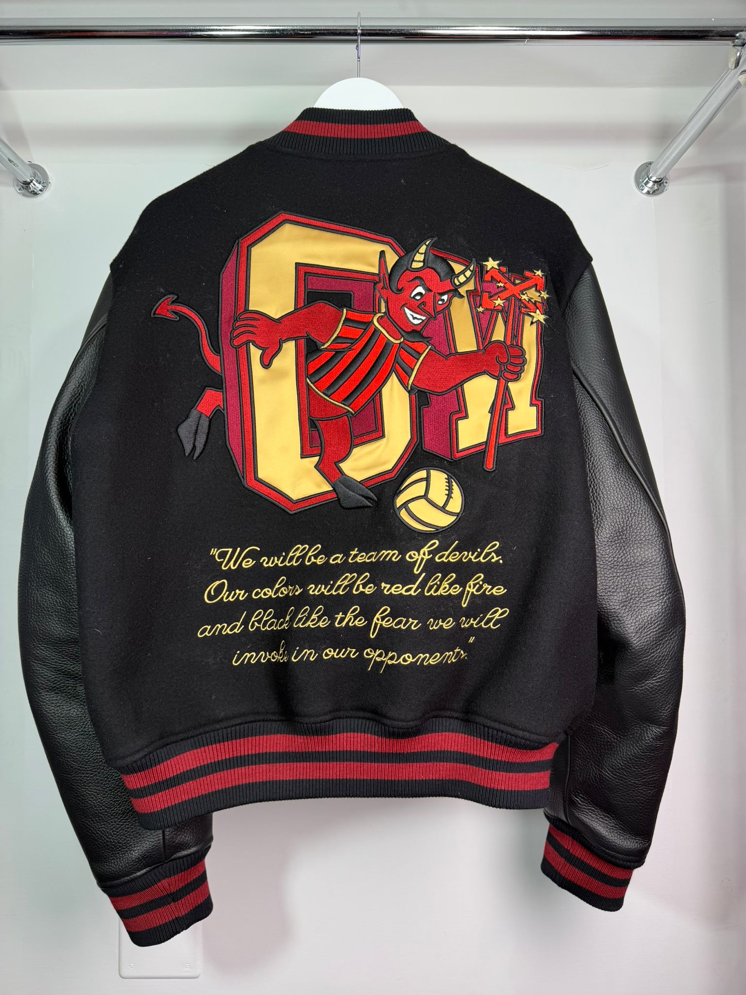 Giacca Off white X AC Milan Size L nera rossa e gialla