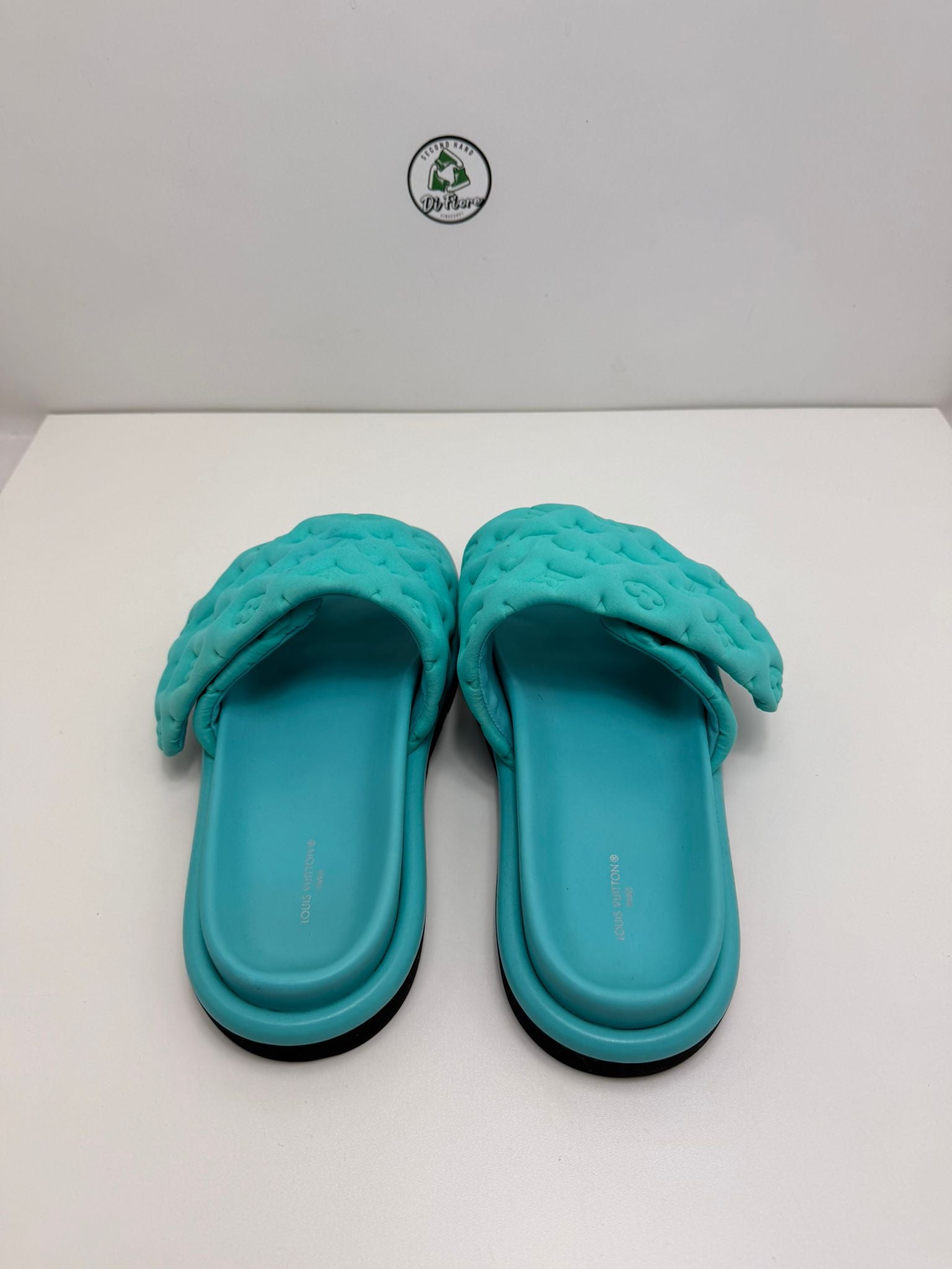 Louis Vuitton Size 42 azzurra