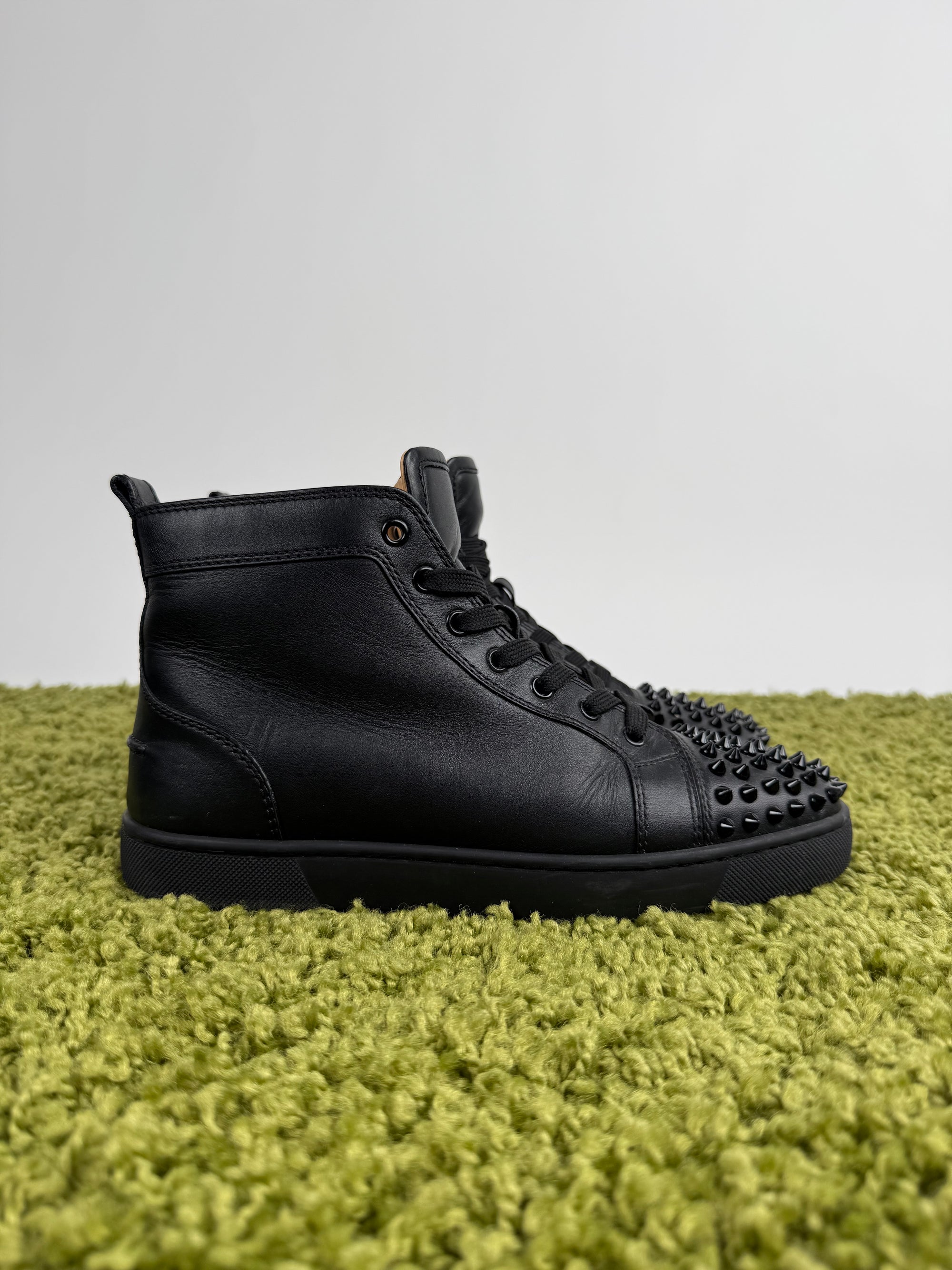 Christian Louboutin Spikes in Pelle Nera 40