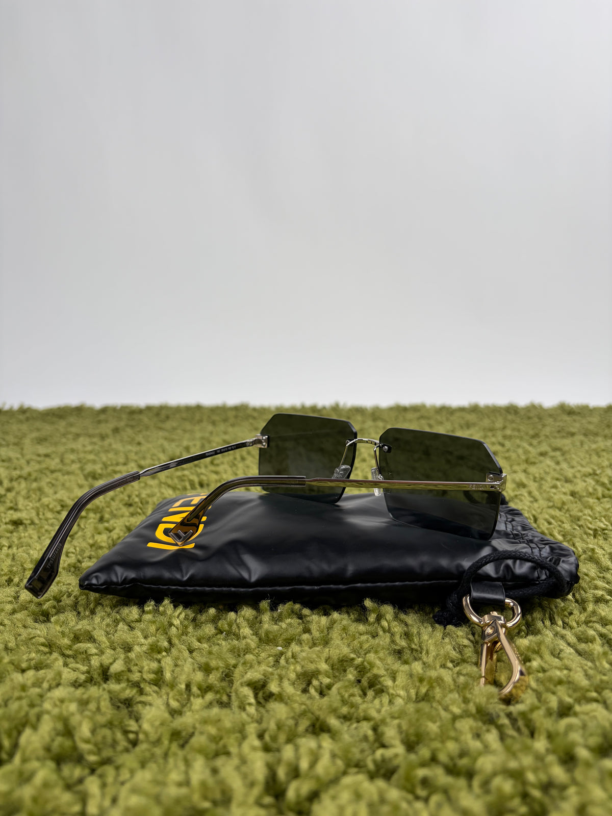 Occhiali da sole gemoetrici Fendi Sky FE40043U Montatura glasant Nero