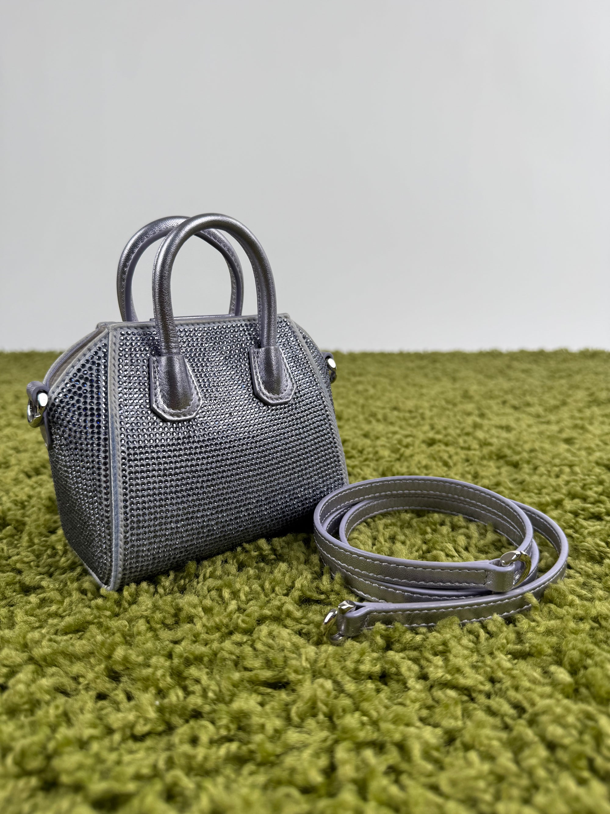 Borsa Micro Antigona In raso Con strass lavanda Viola