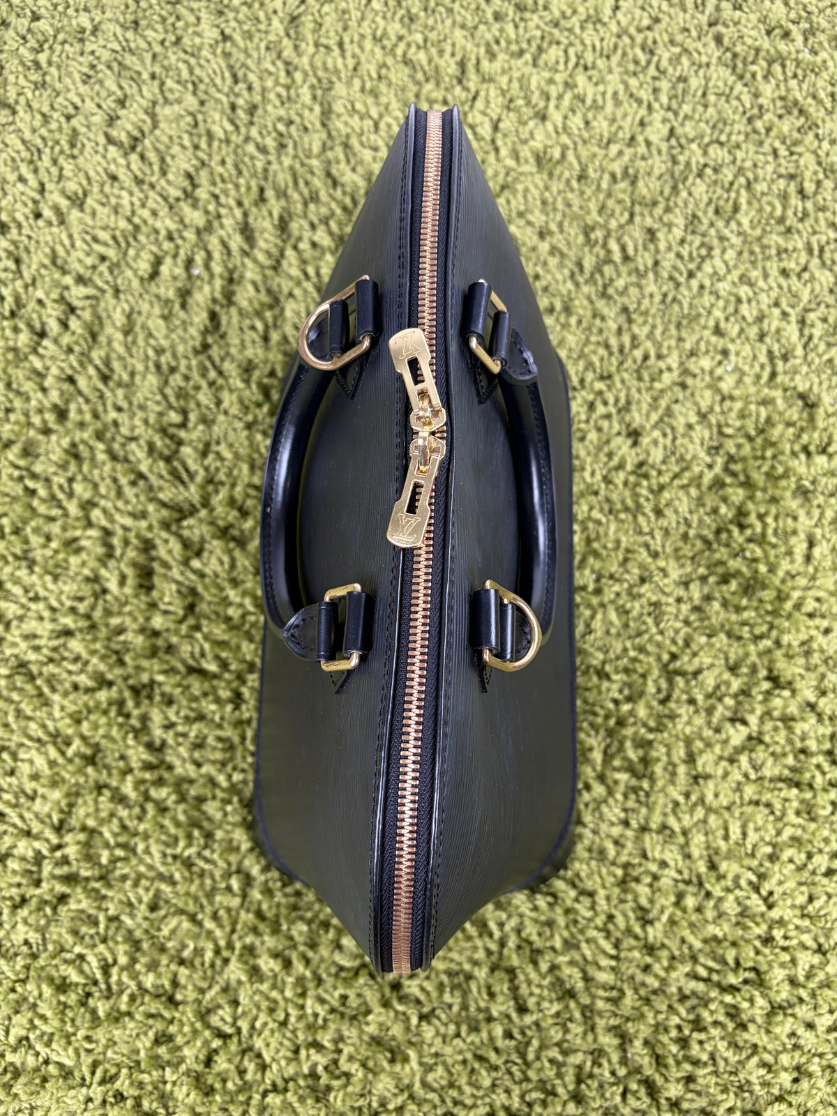 Borsa Alma PM in pelle epi Louis Vuitton Nero