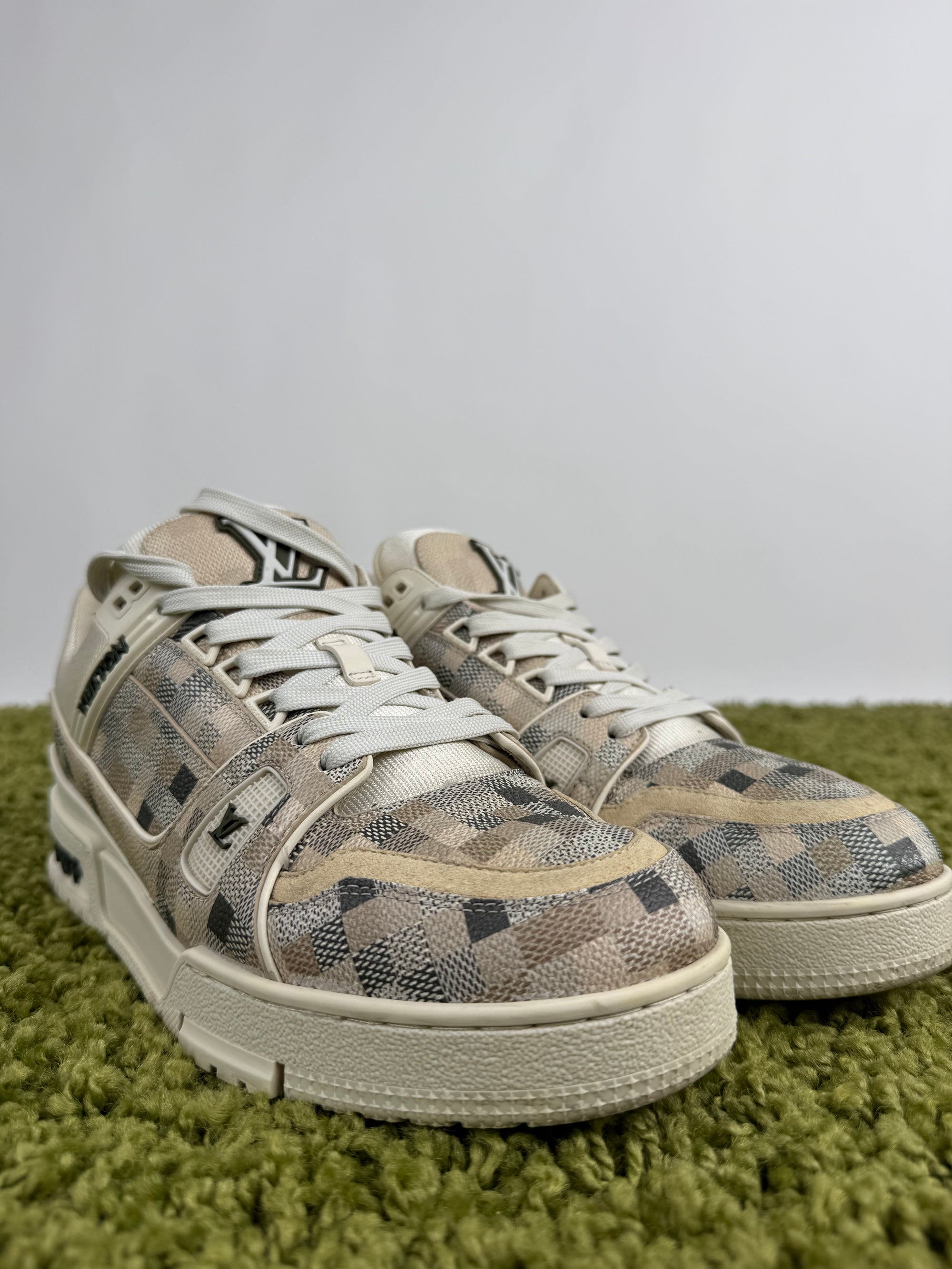 Louis Vuitton Trainer 41 veste 42
