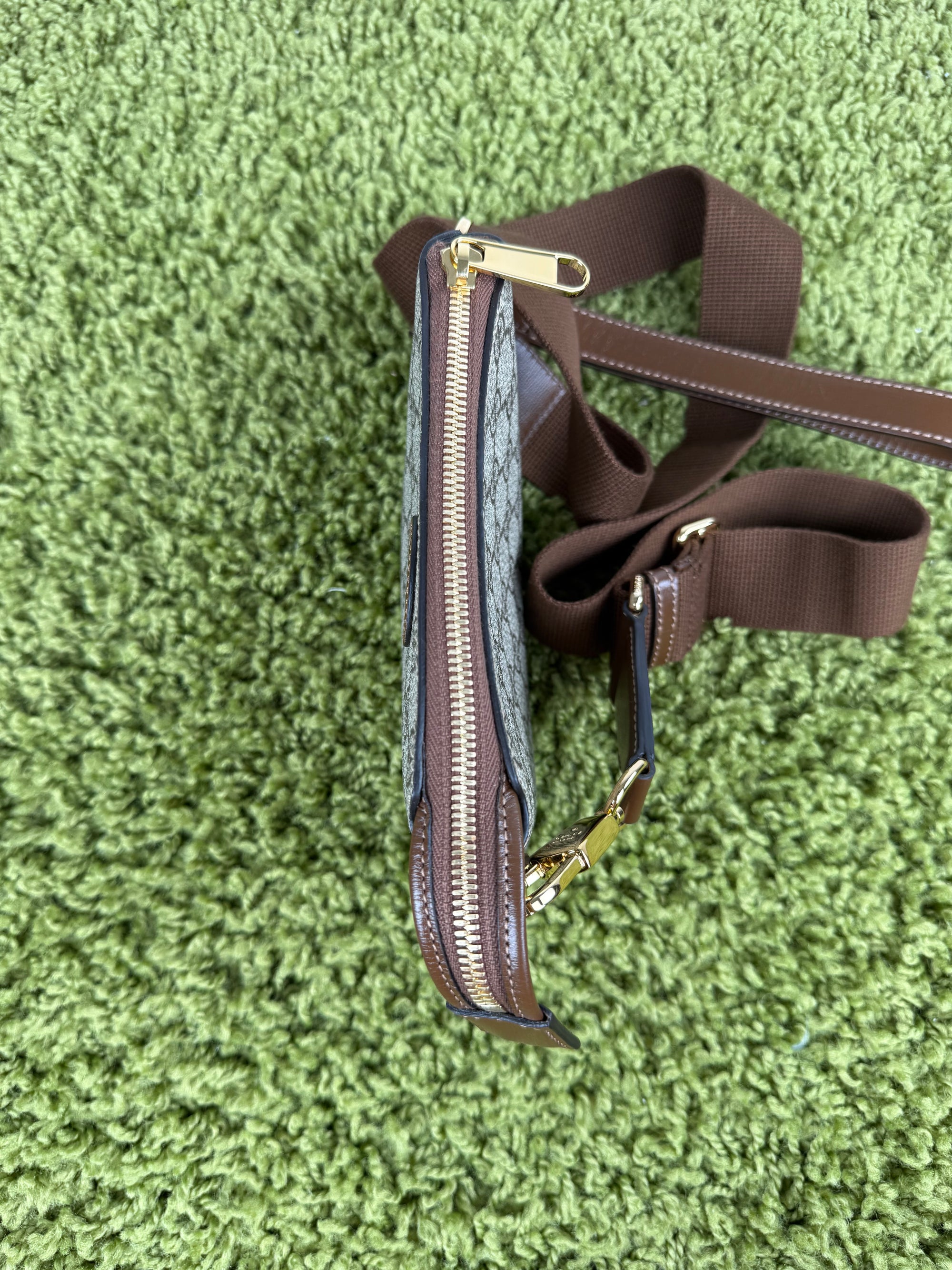 Borsa Gucci a tracolla con finitura in pelle Beige