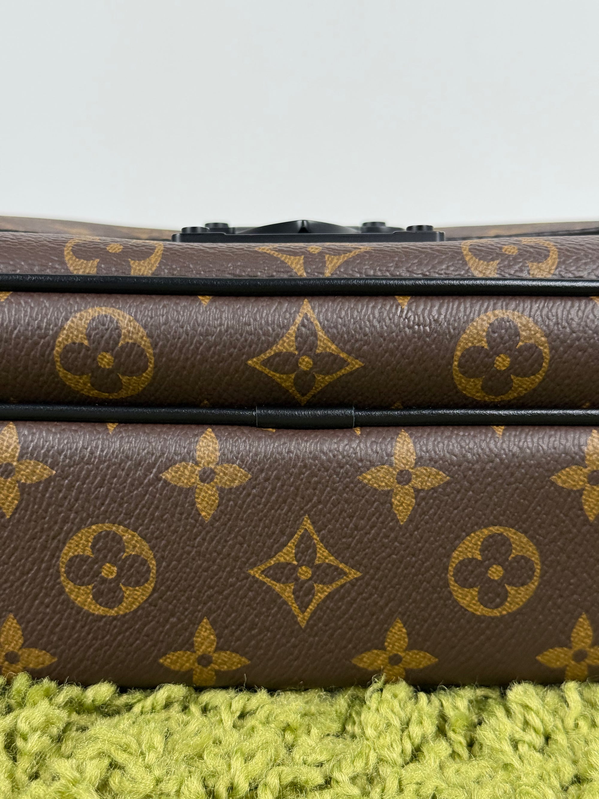 Borsa Messenger S Lock Louis Vuitton Marrone