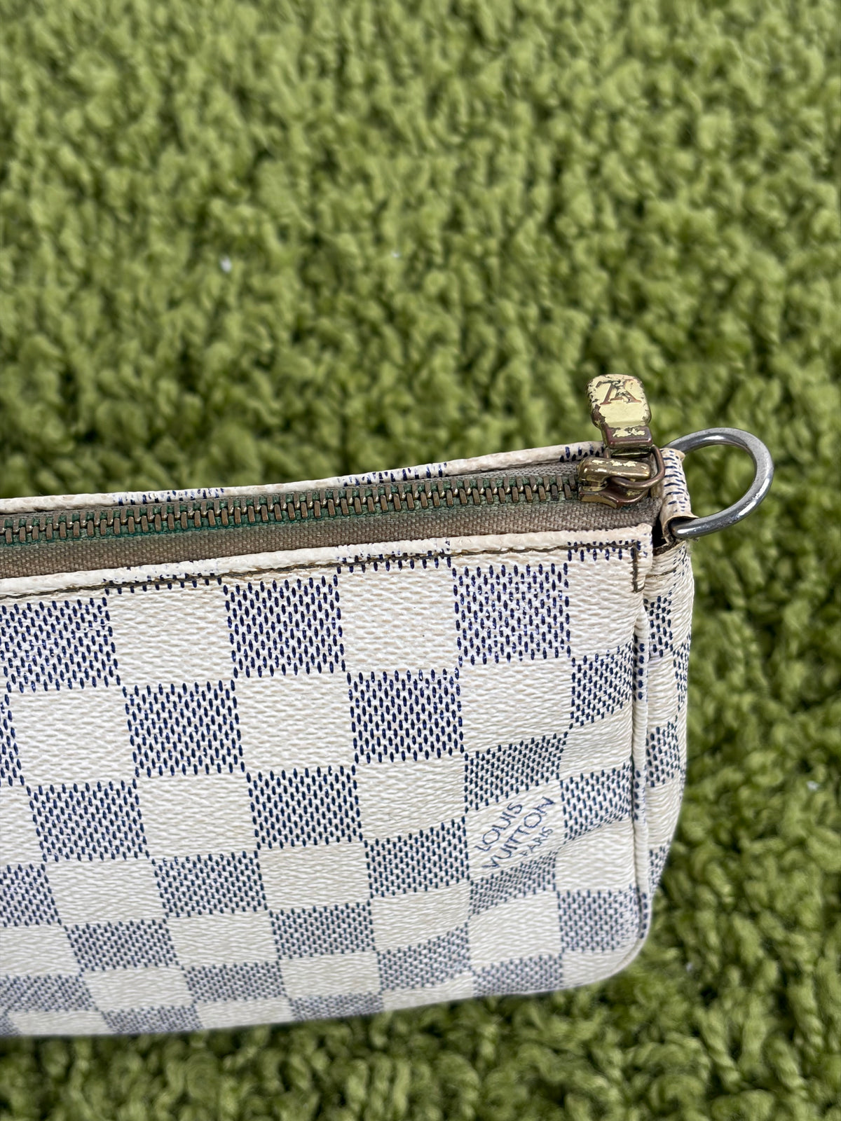 Pochette Accessories Louis Vuitton  in tela Damier Azur Bianca Monogram