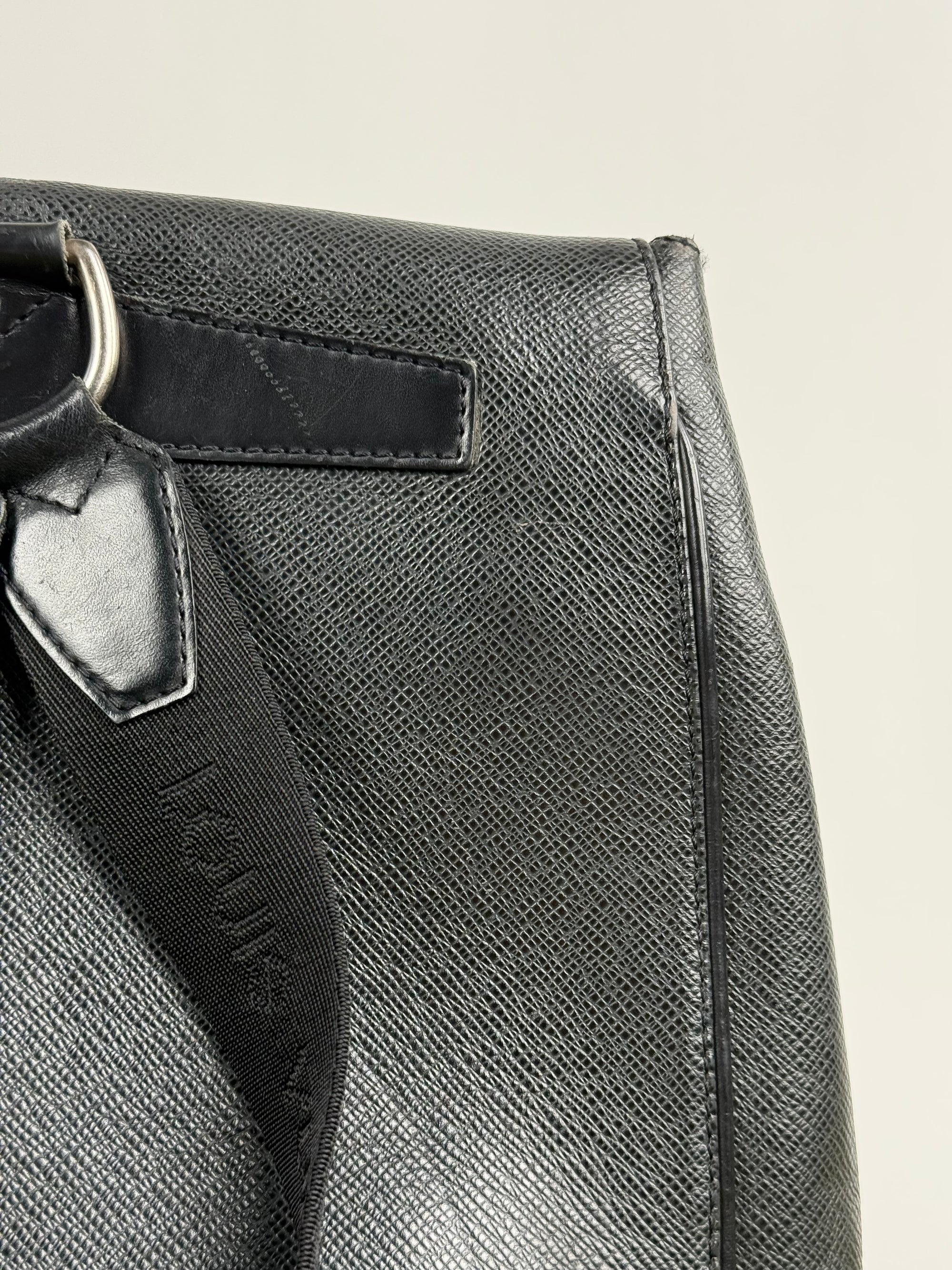 Zaino Cassiar Louis Vuitton in pelle Taiga Nero