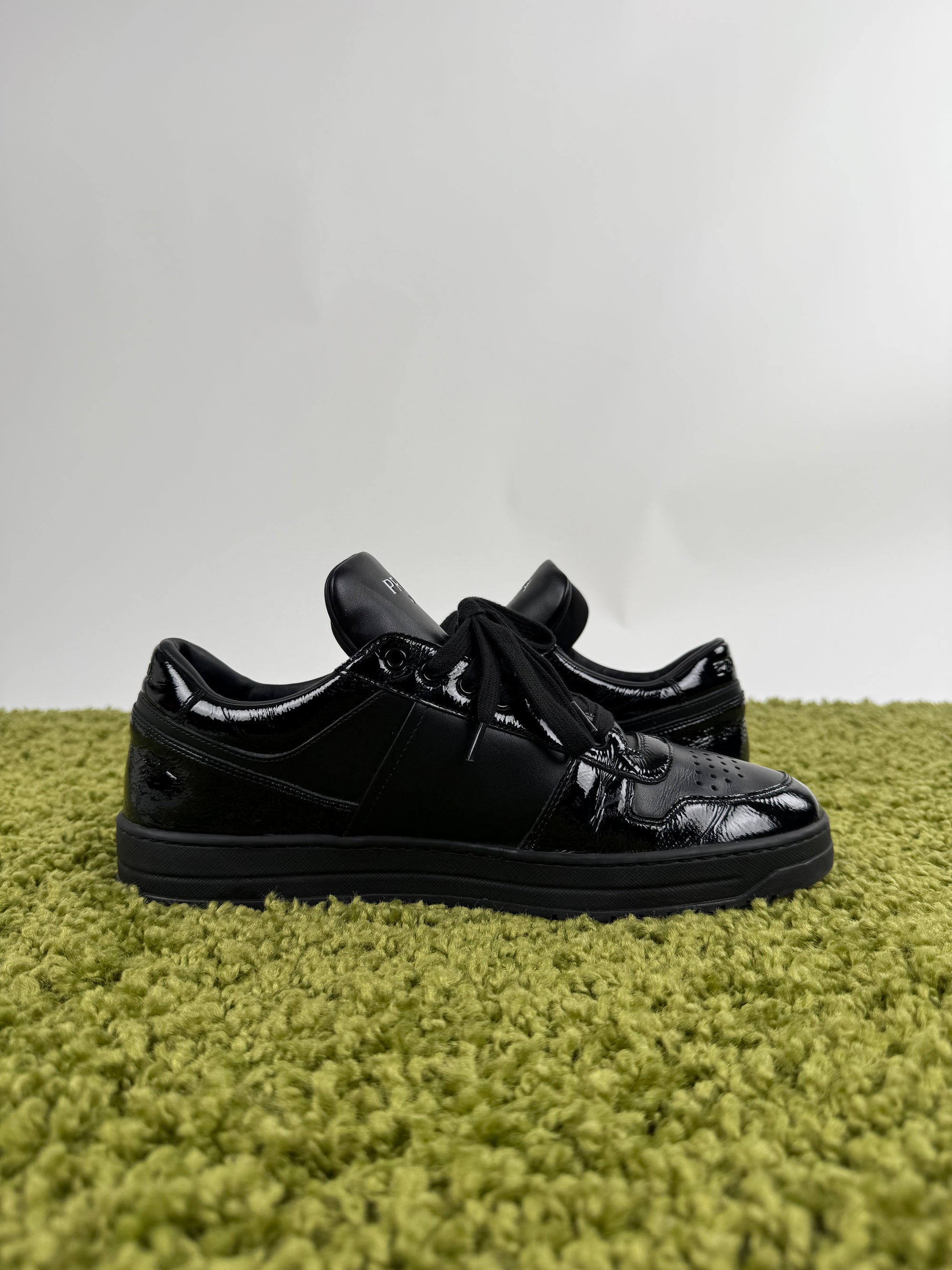 Prada Low Sneaker 43