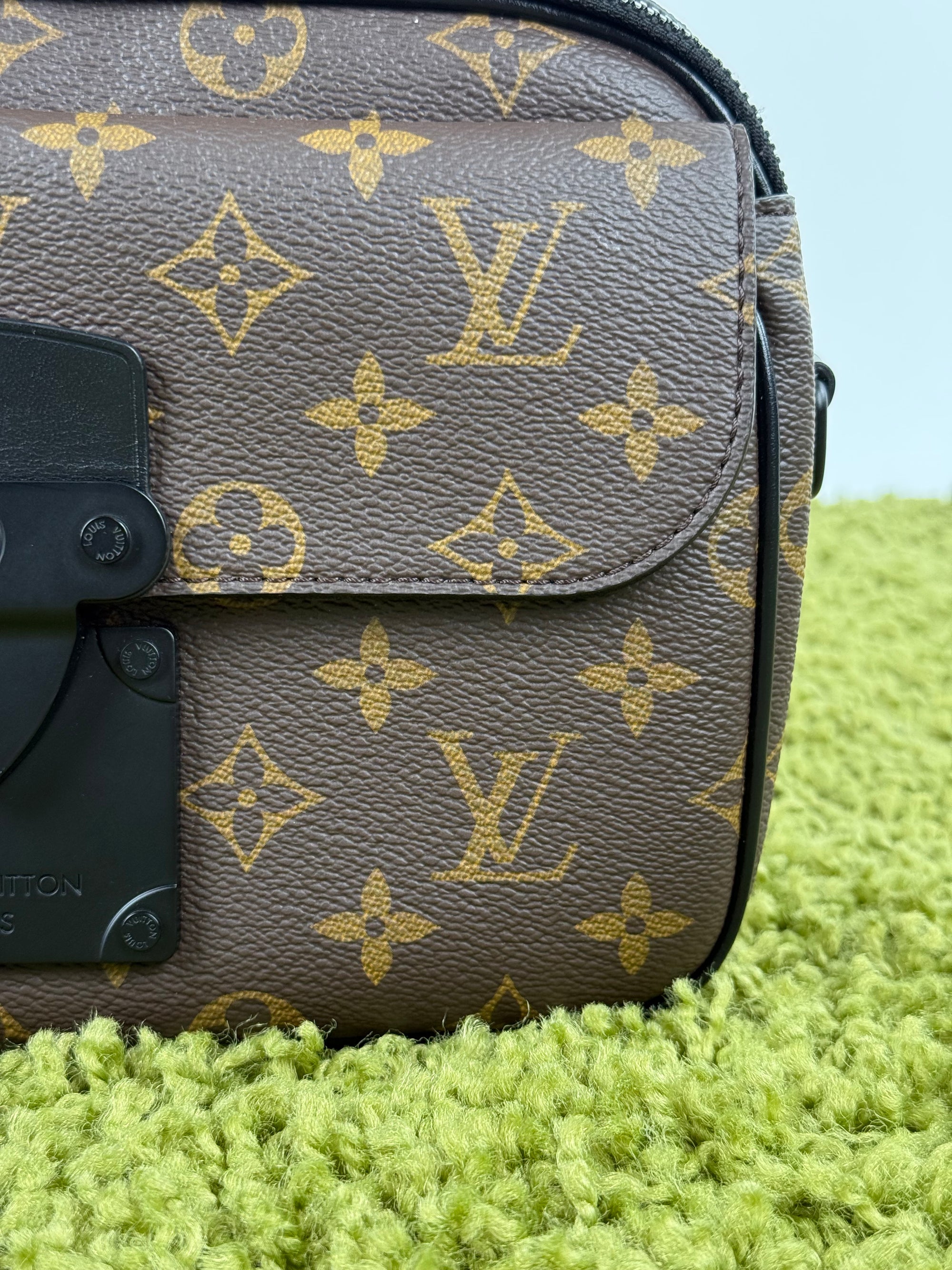 Borsa Messenger S Lock Louis Vuitton Marrone