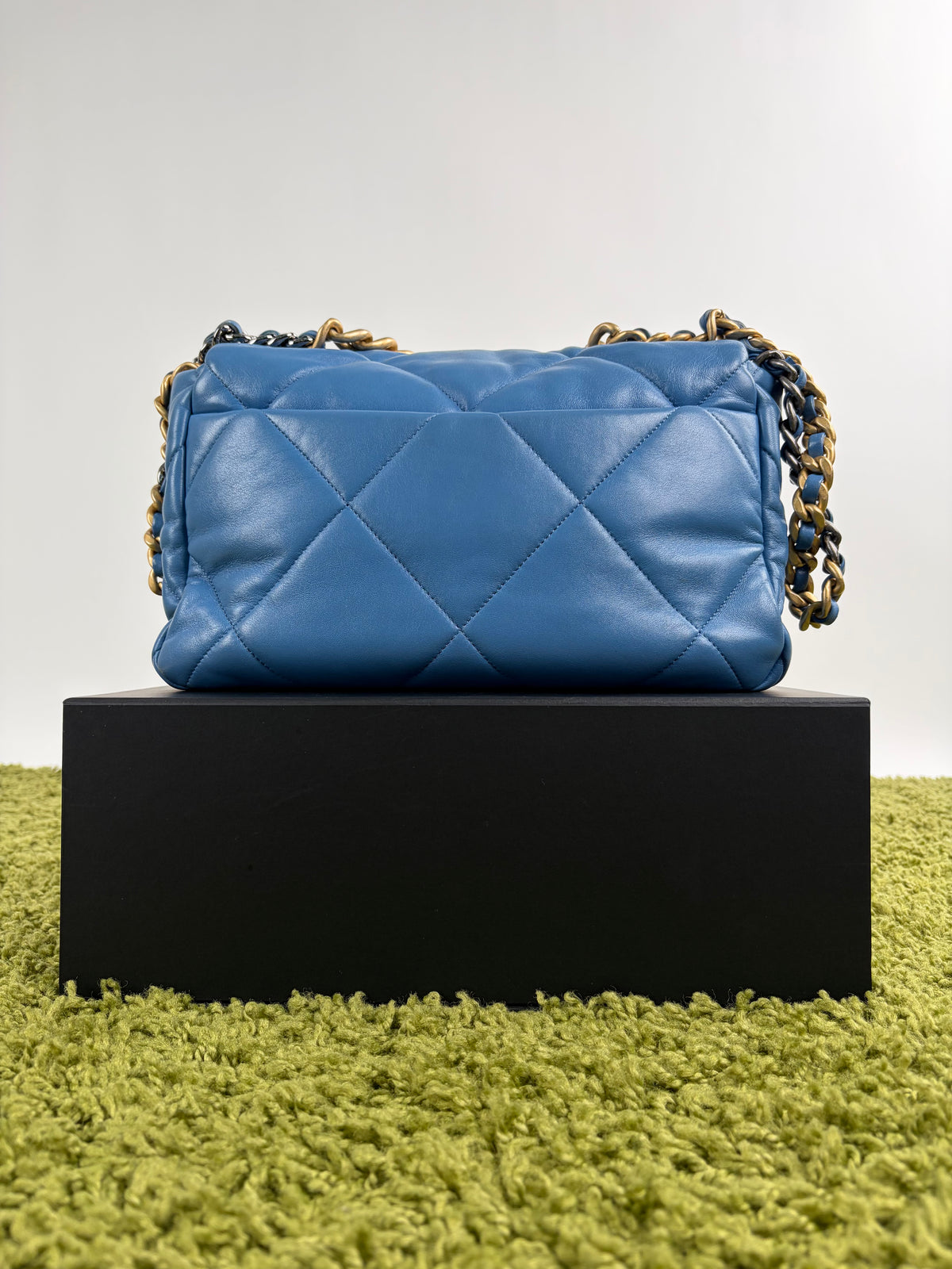 Borsa Chanel 19 Trapuntata in Pelle Azzurra