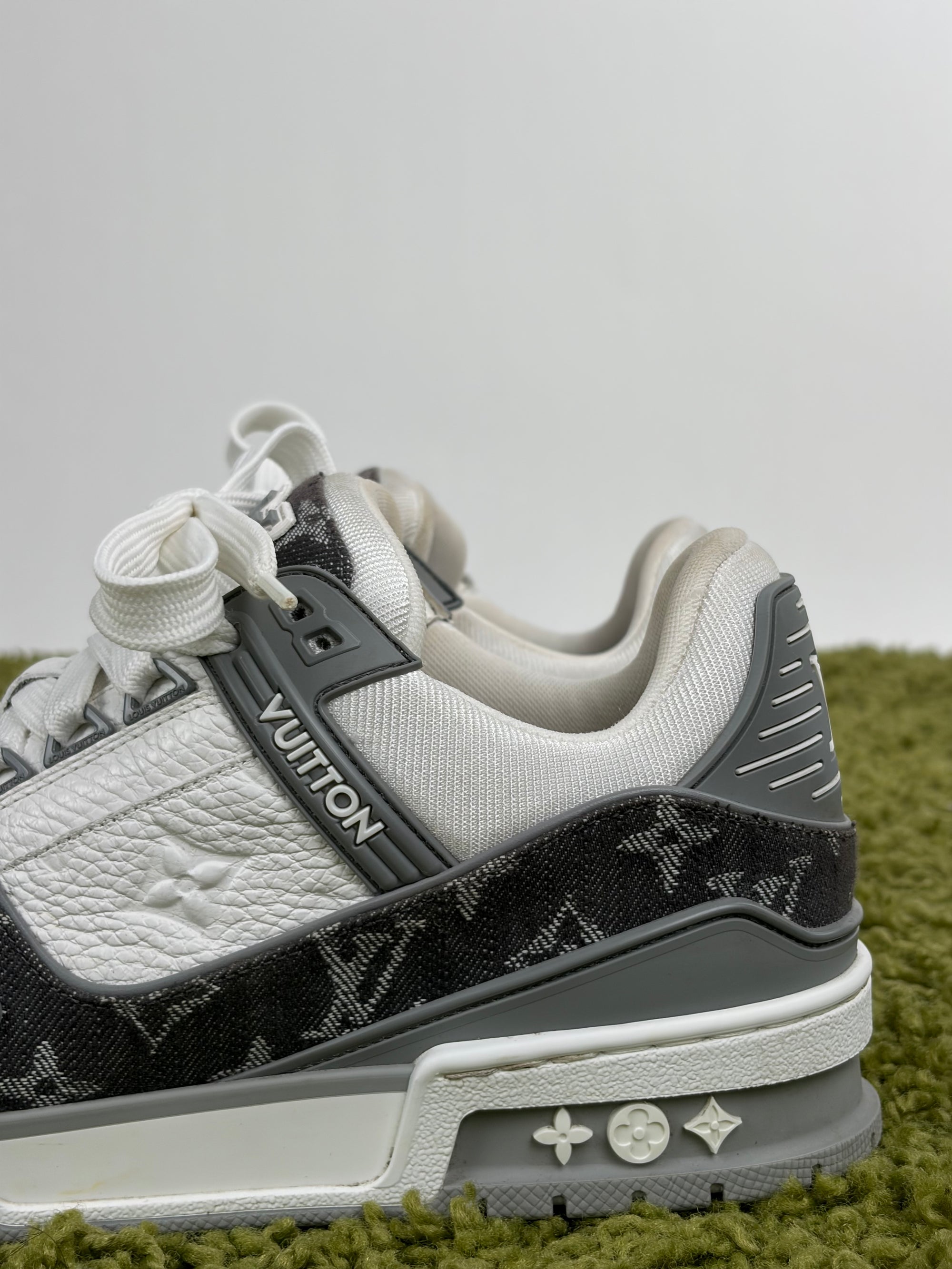 Louis Vuitton trainer Size 5.5=39.5 calza 40.5 bianche e grigie