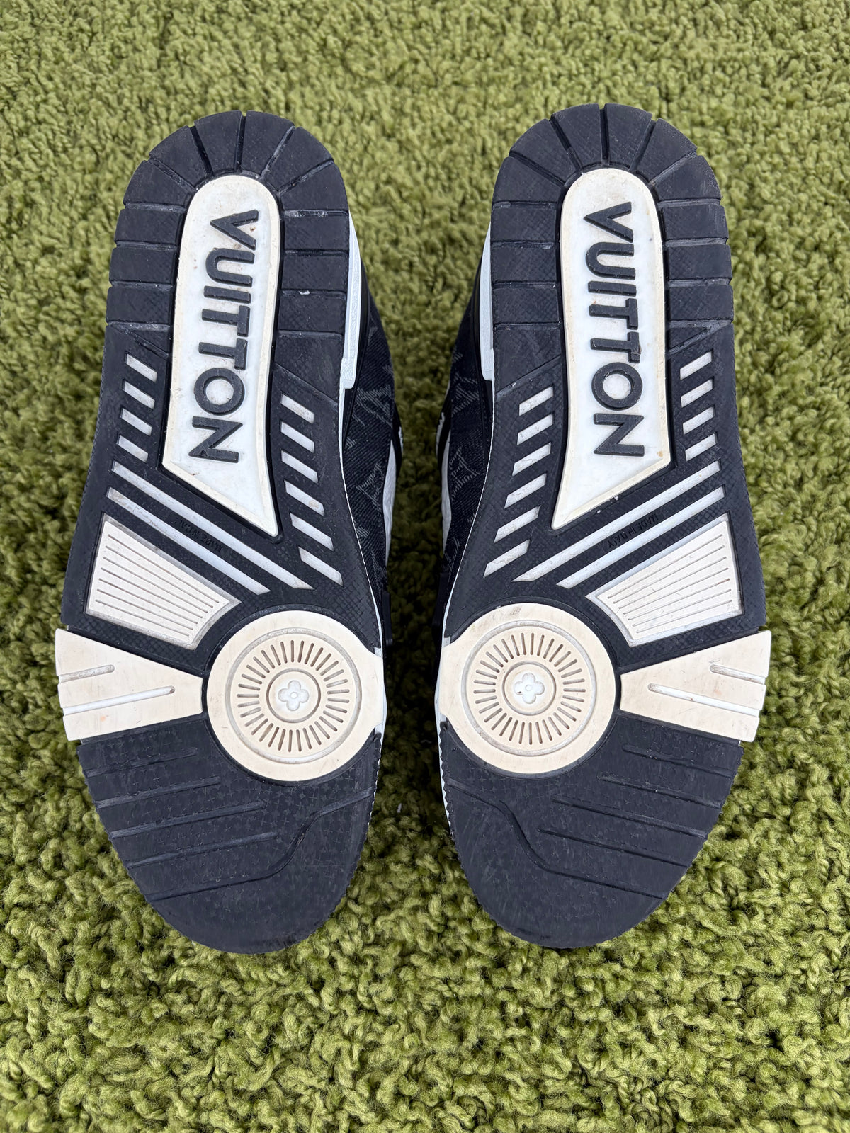 Louis Vuitton Trainer in Denim Nero 7.5