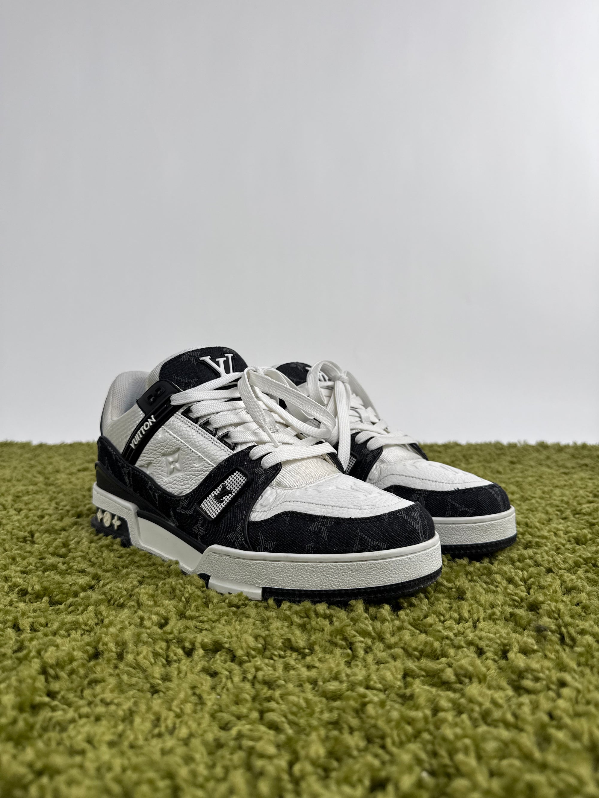 Louis Vuitton Trainer 42.5 veste 43.5
