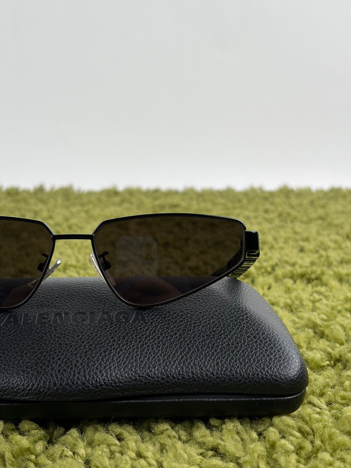 Occhiali da sole Balenciaga BB0107S Con Montatura Cat Eye Neri - Second Hand Di Fiore
