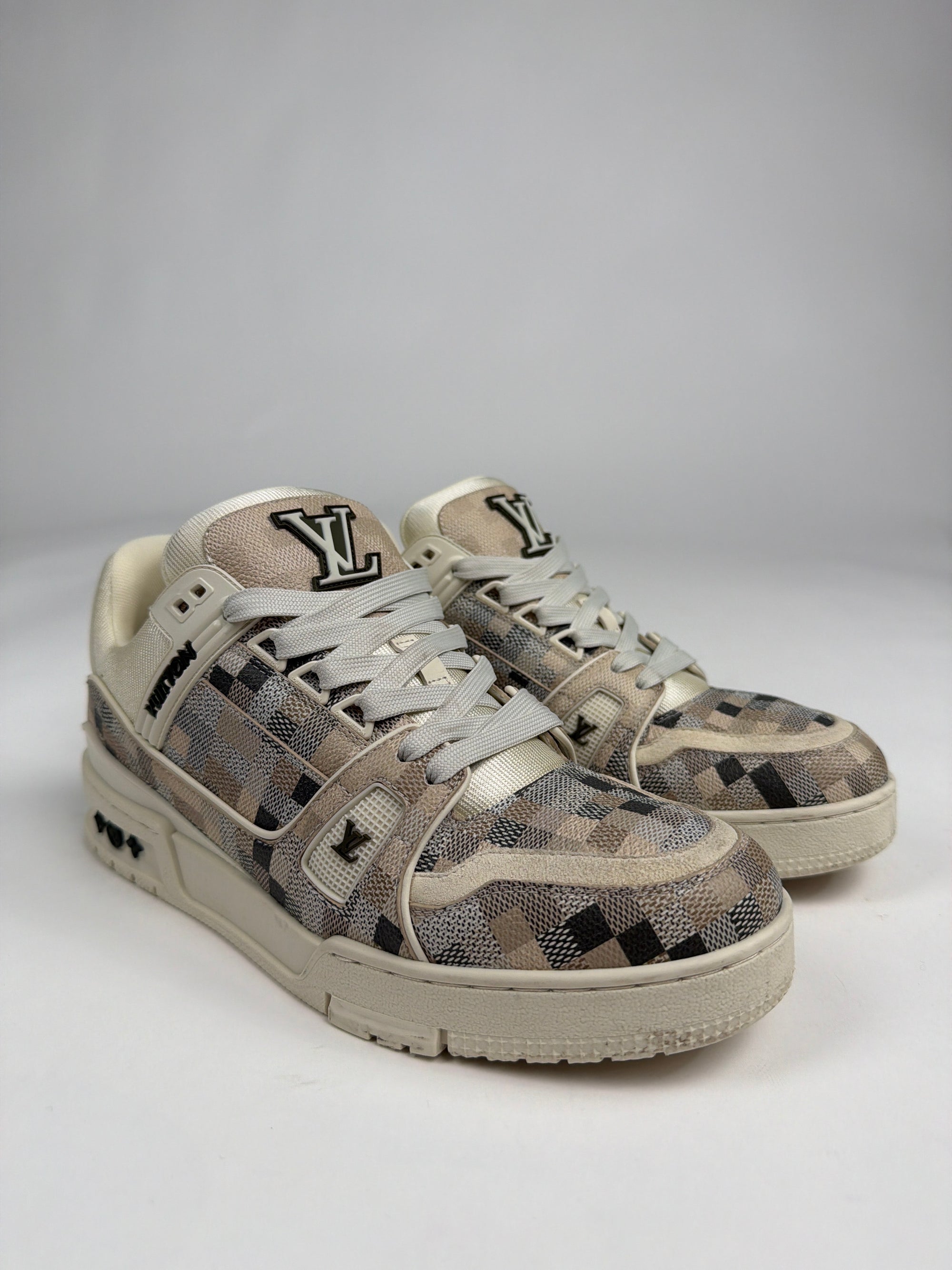 Louis Vuitton trainer Size 6=40 veste 41