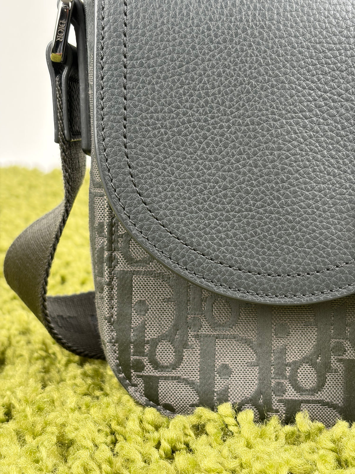 Borsa Christian Dior Saddle con pattina Grigia