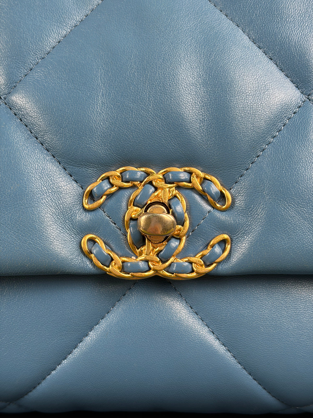 Borsa Chanel 19 Trapuntata in Pelle Azzurra