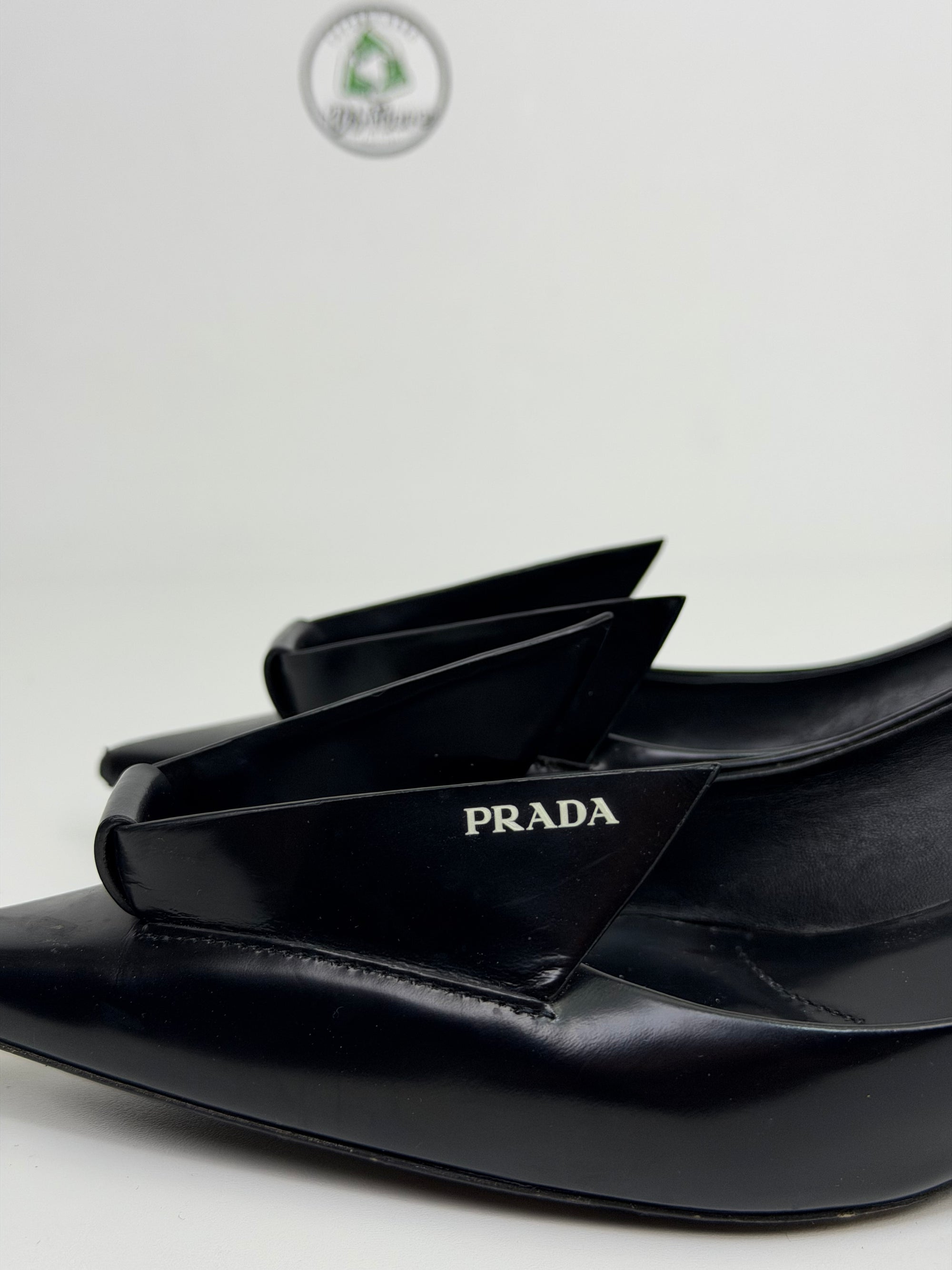 Prada Size 37 nera