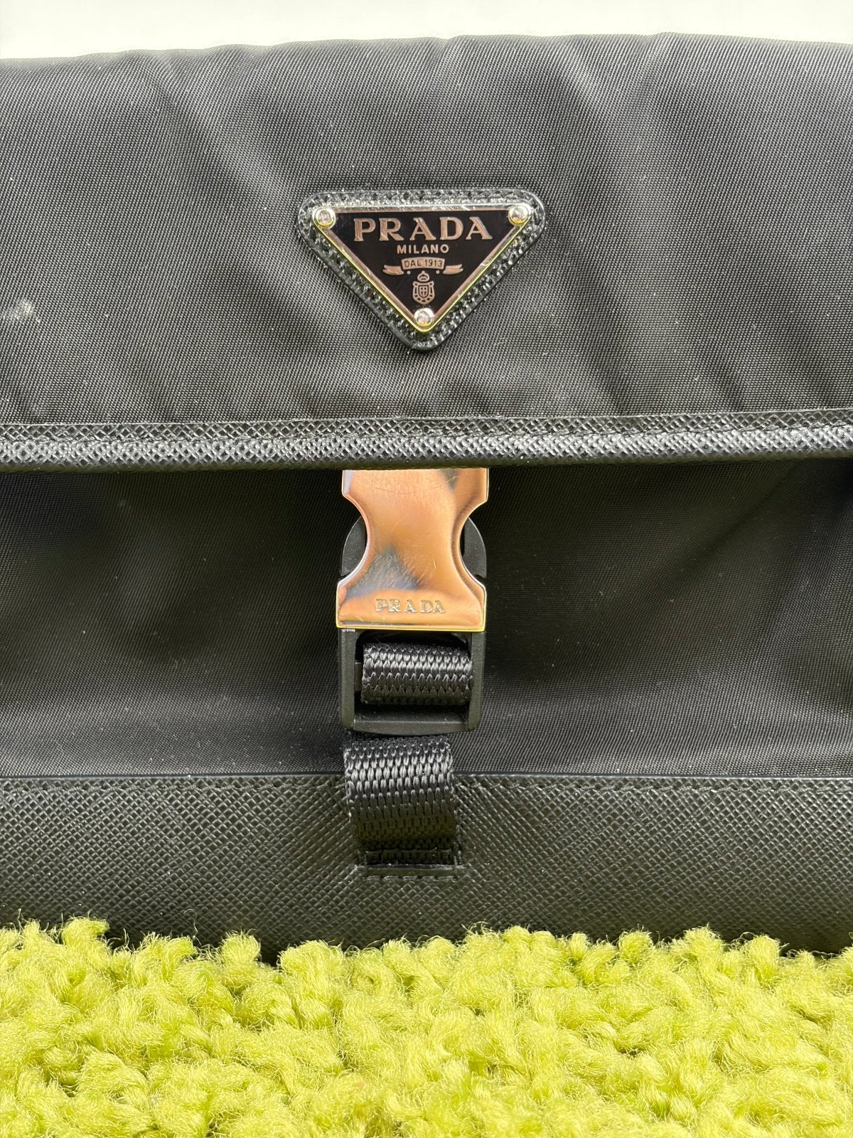 Borsa a tracolla Prada in Nylon Nero - Second Hand Di Fiore