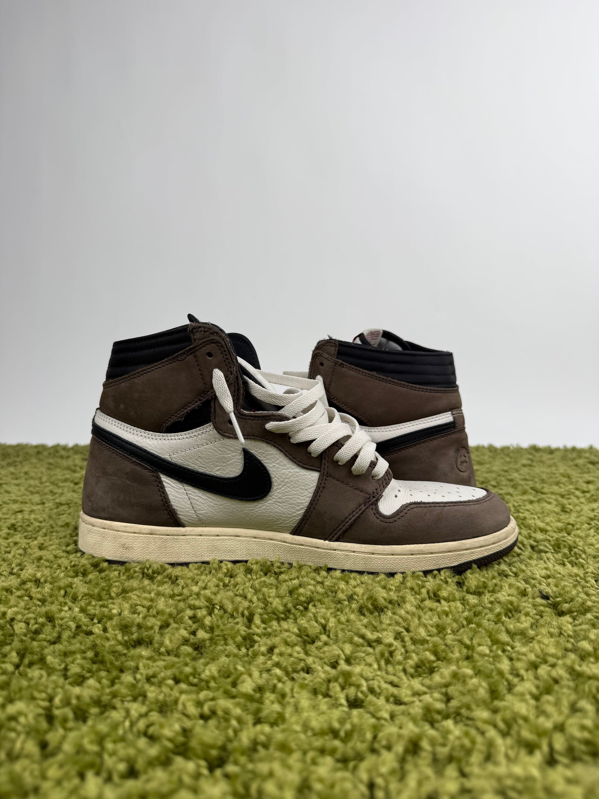 Jordan 1 Retro High Travis Scott Mocha 45