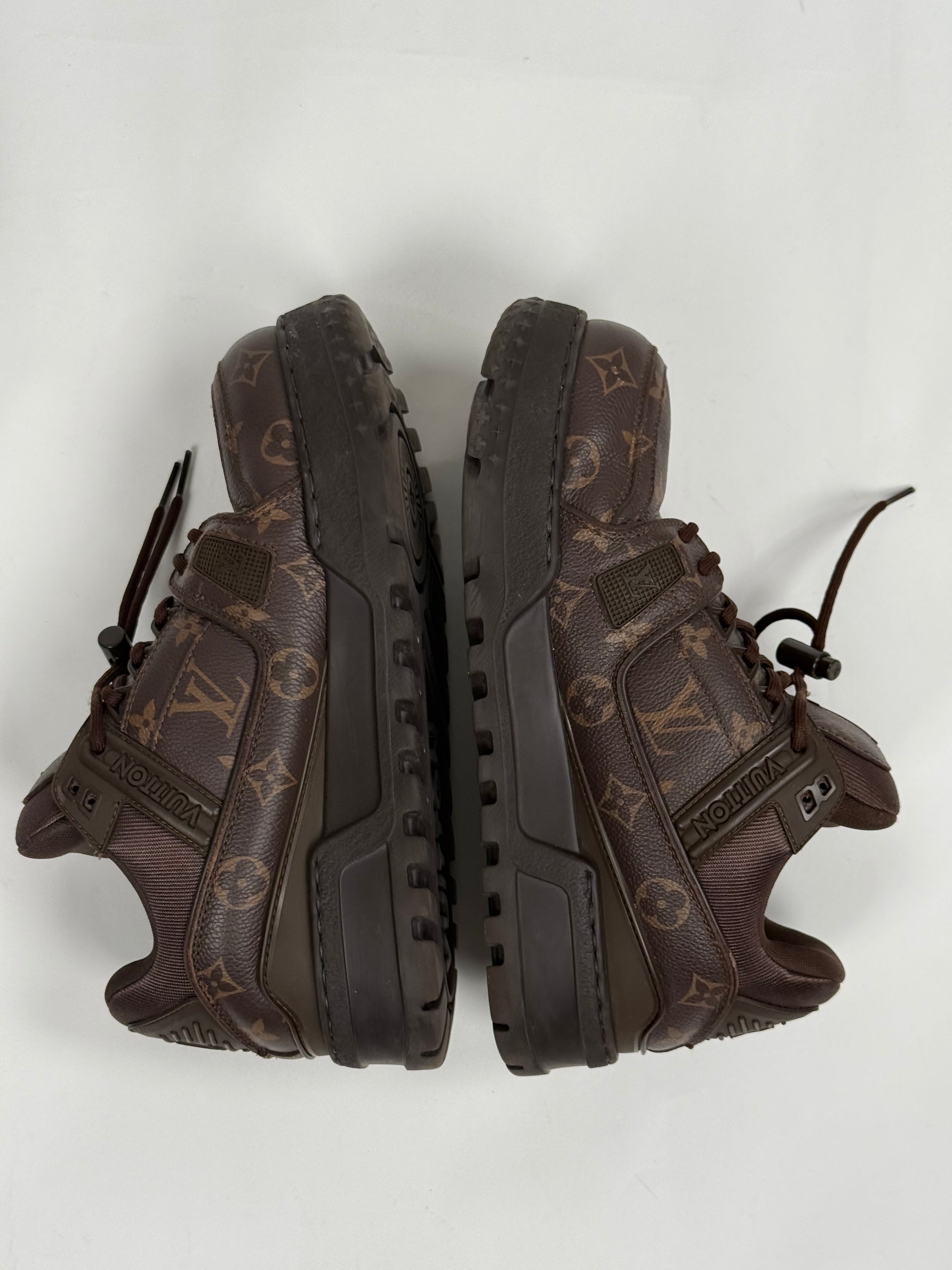 Louis Vuitton trainer maxi Size 7.5=41.5 veste 42.5 marroni