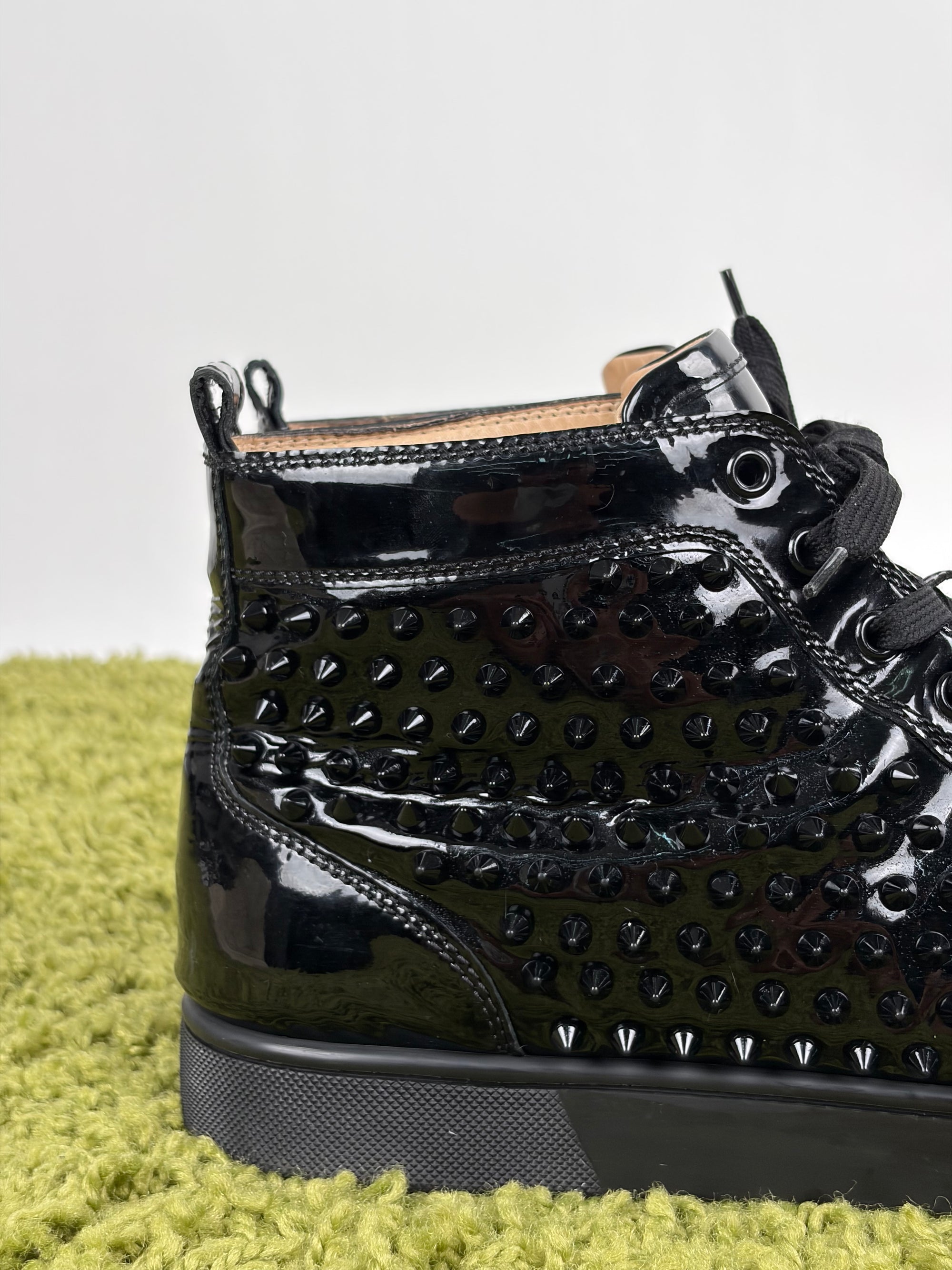 Louboutin alte Size 44.5 nere lucide