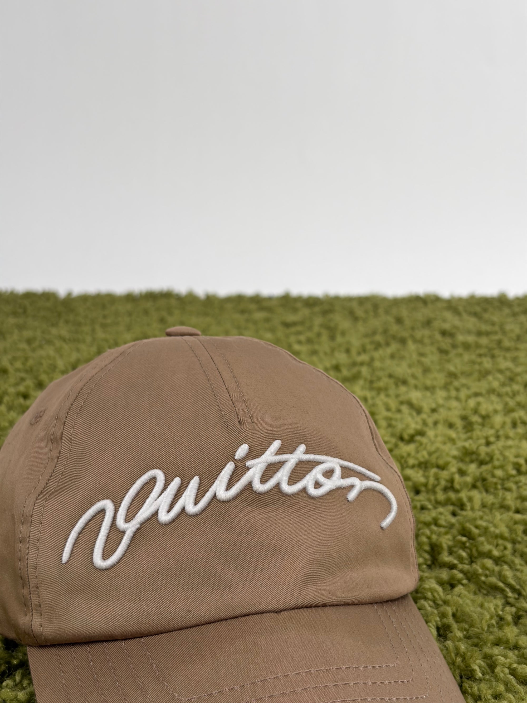 Cappello Louis Vuitton SOO Family month gift guide
