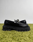 Louis Vuitton Mocassini Baroque in pelle nera 43 veste 44