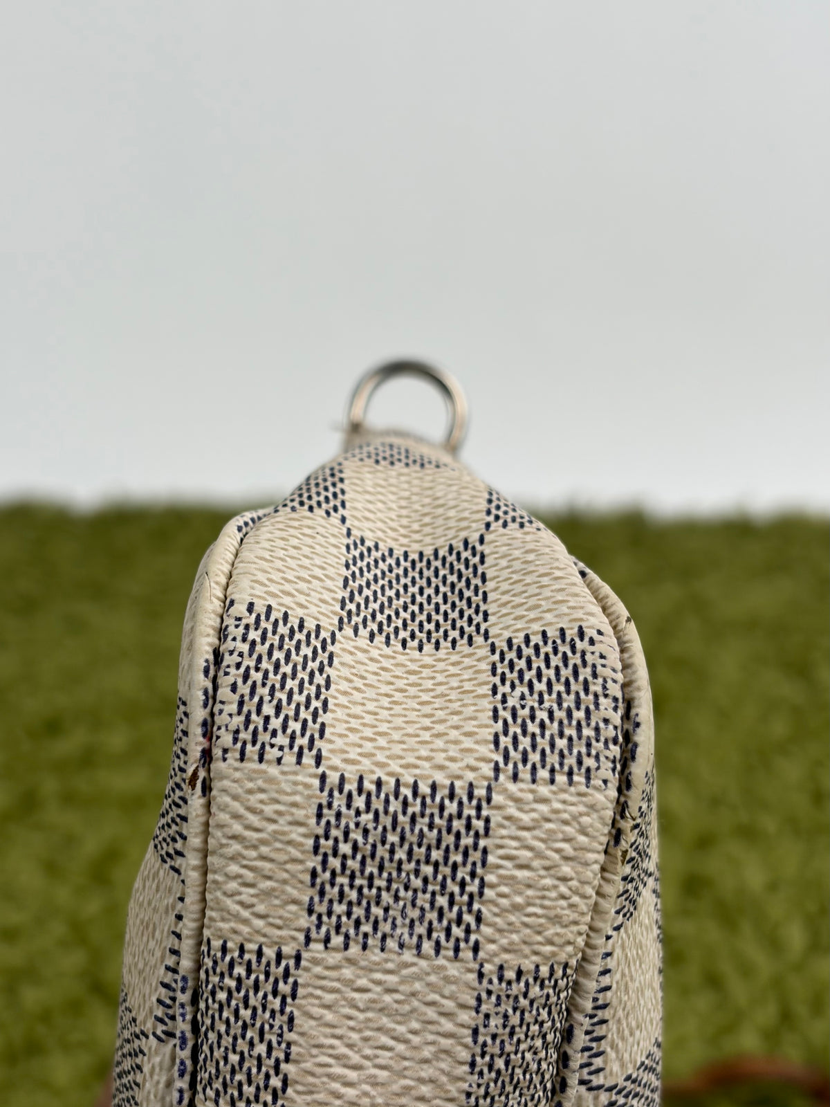 Pochette Accessories Louis Vuitton  in tela Damier Azur Bianca Monogram
