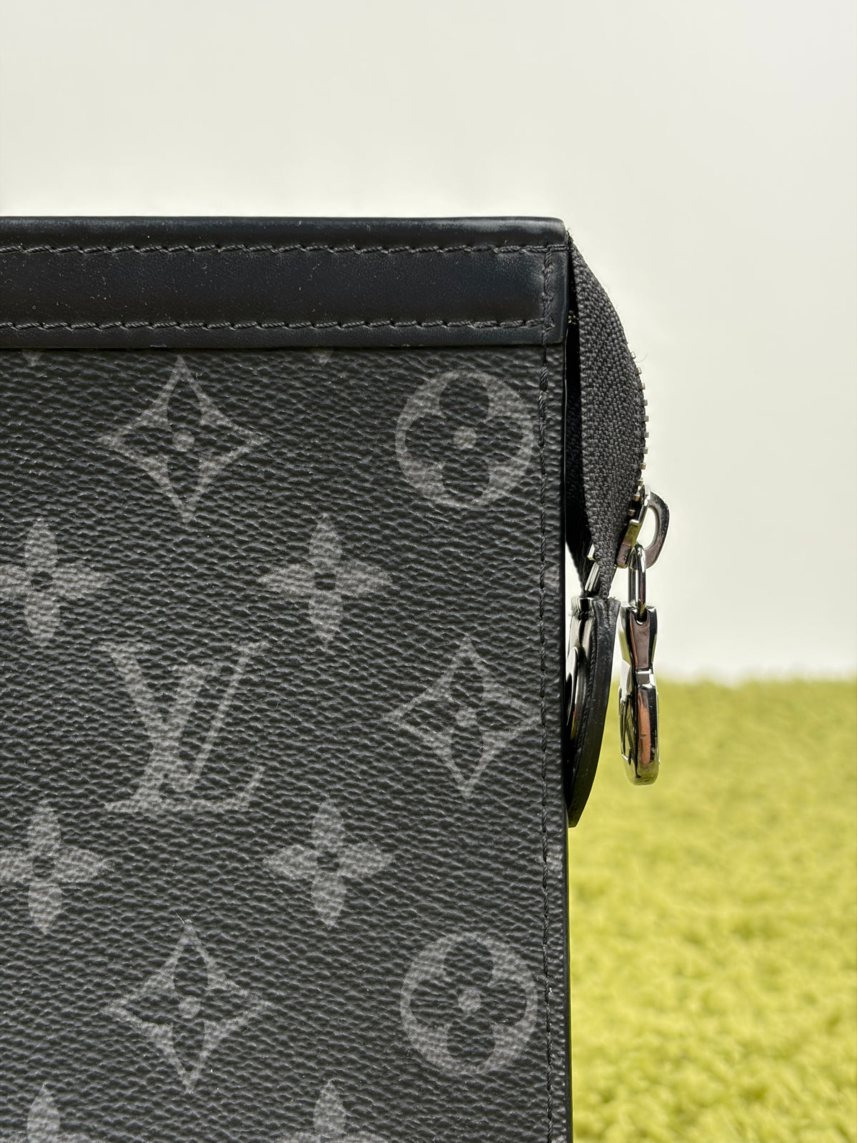 Pochette Louis Vuitton Voyage MM Nero