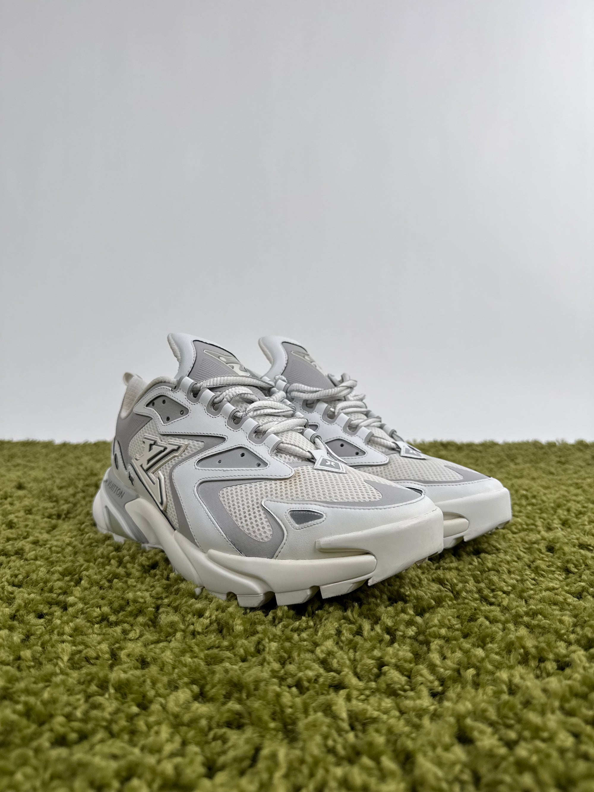 Louis Vuitton Runner Tatic 42 veste 43