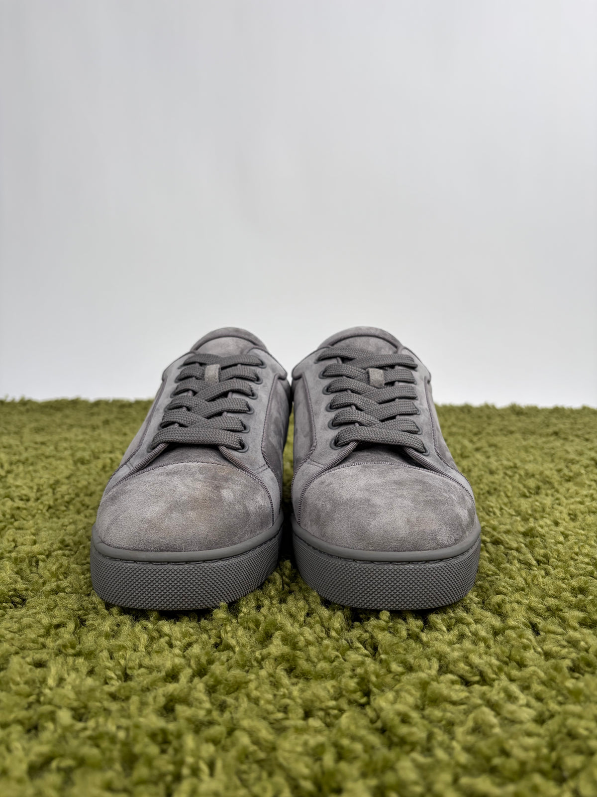Christian Louboutin low Grigio 40
