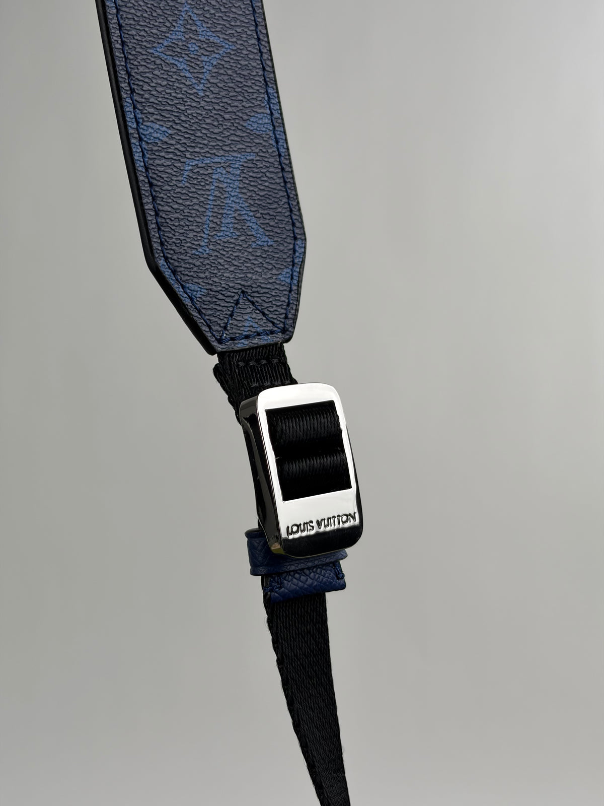 Borsa Louis Vuitton Outdoor Messenger Blu